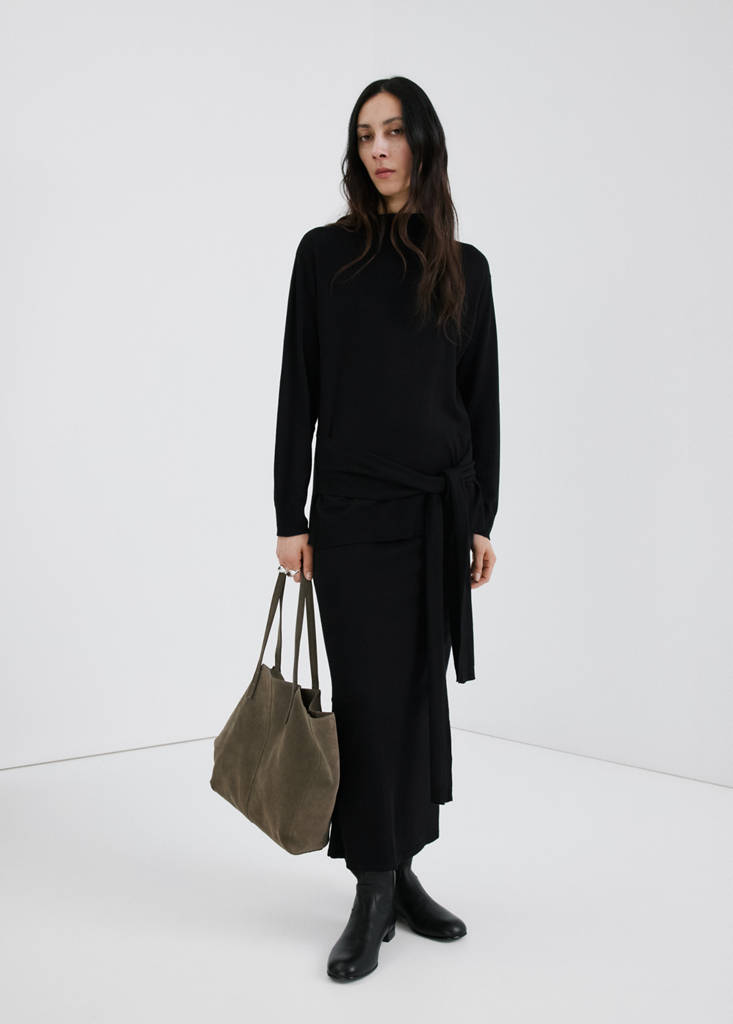 Turtleneck knit sweater — Black