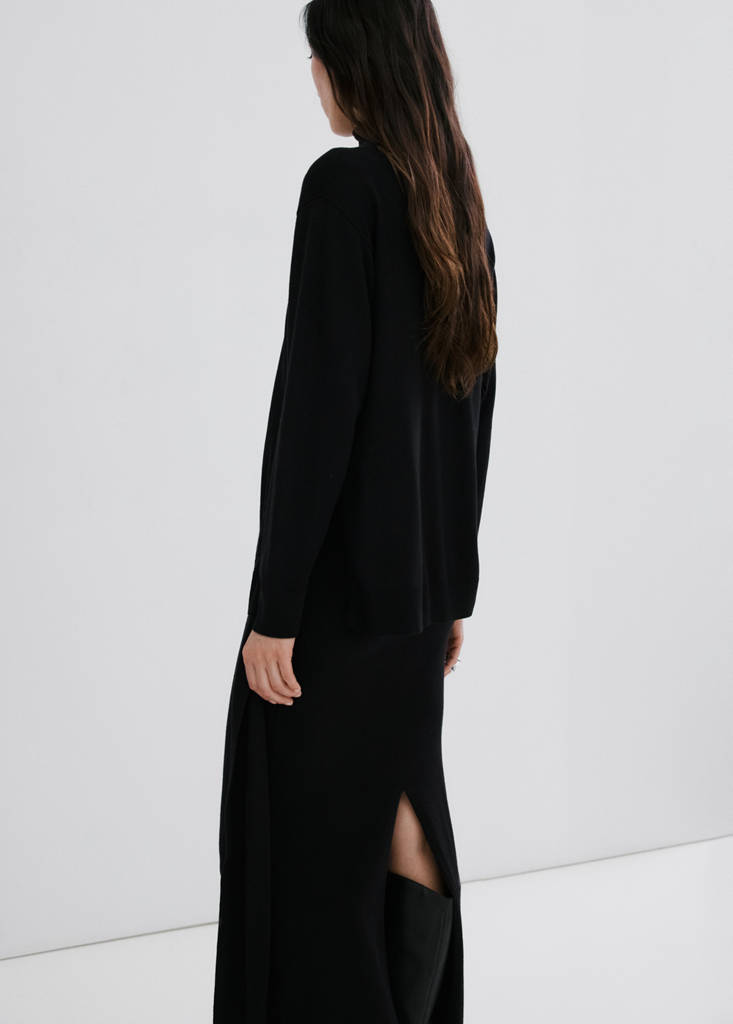 Turtleneck knit sweater — Black