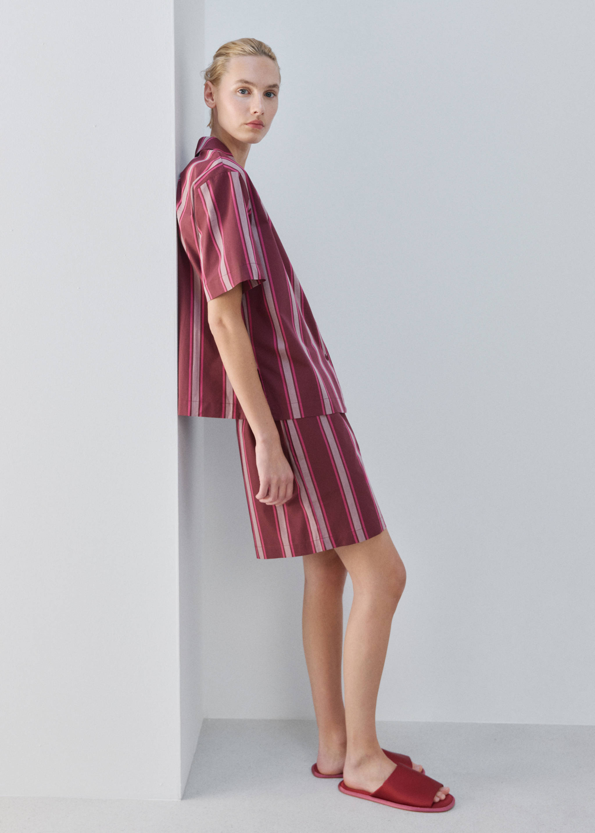 Chemise de pyjama à manches courtes motifs rayés - Plan général