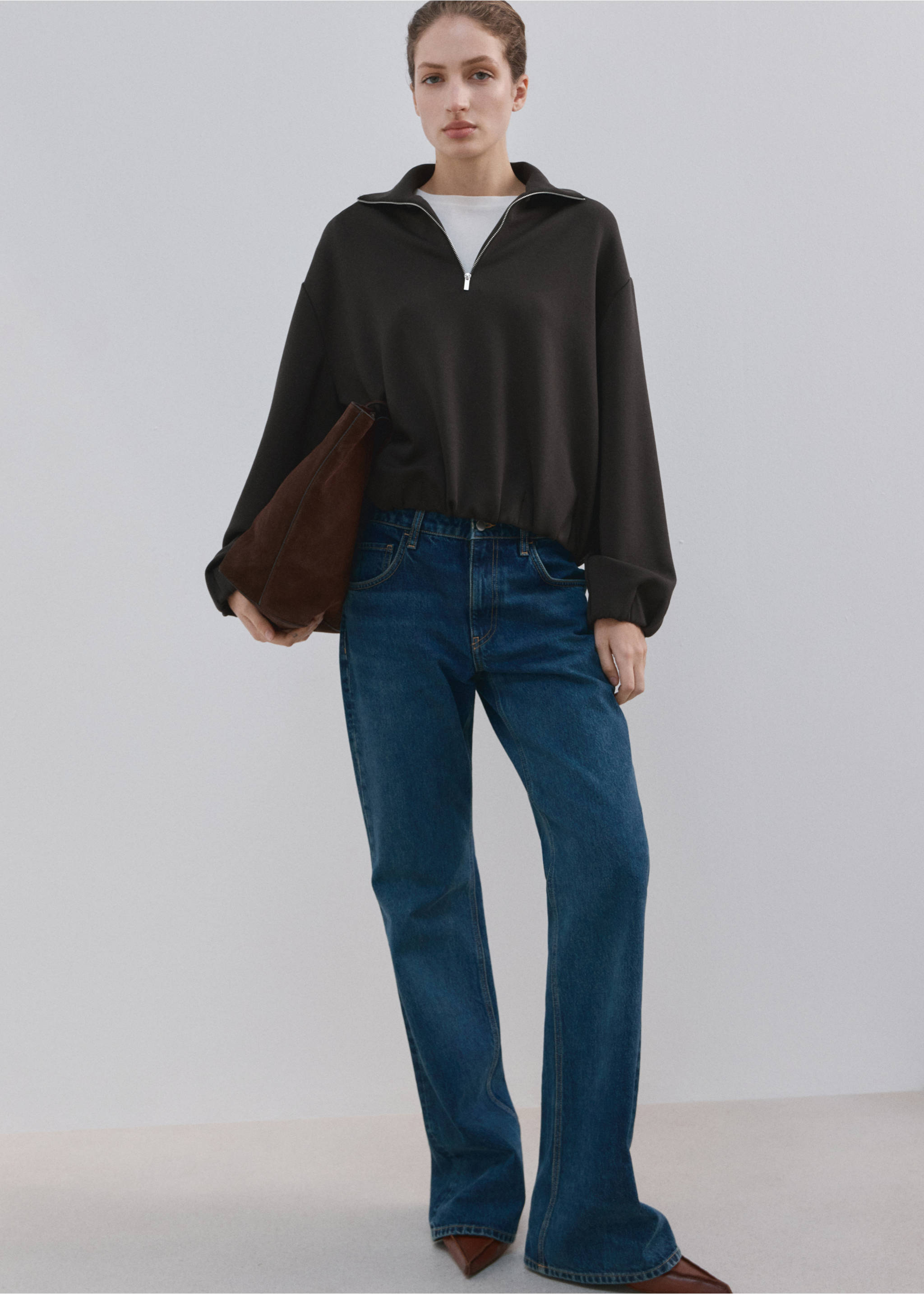 Balloon sleeve sweatshirt - Details of the article 2, Chocolate. Ref: 27083325-01.