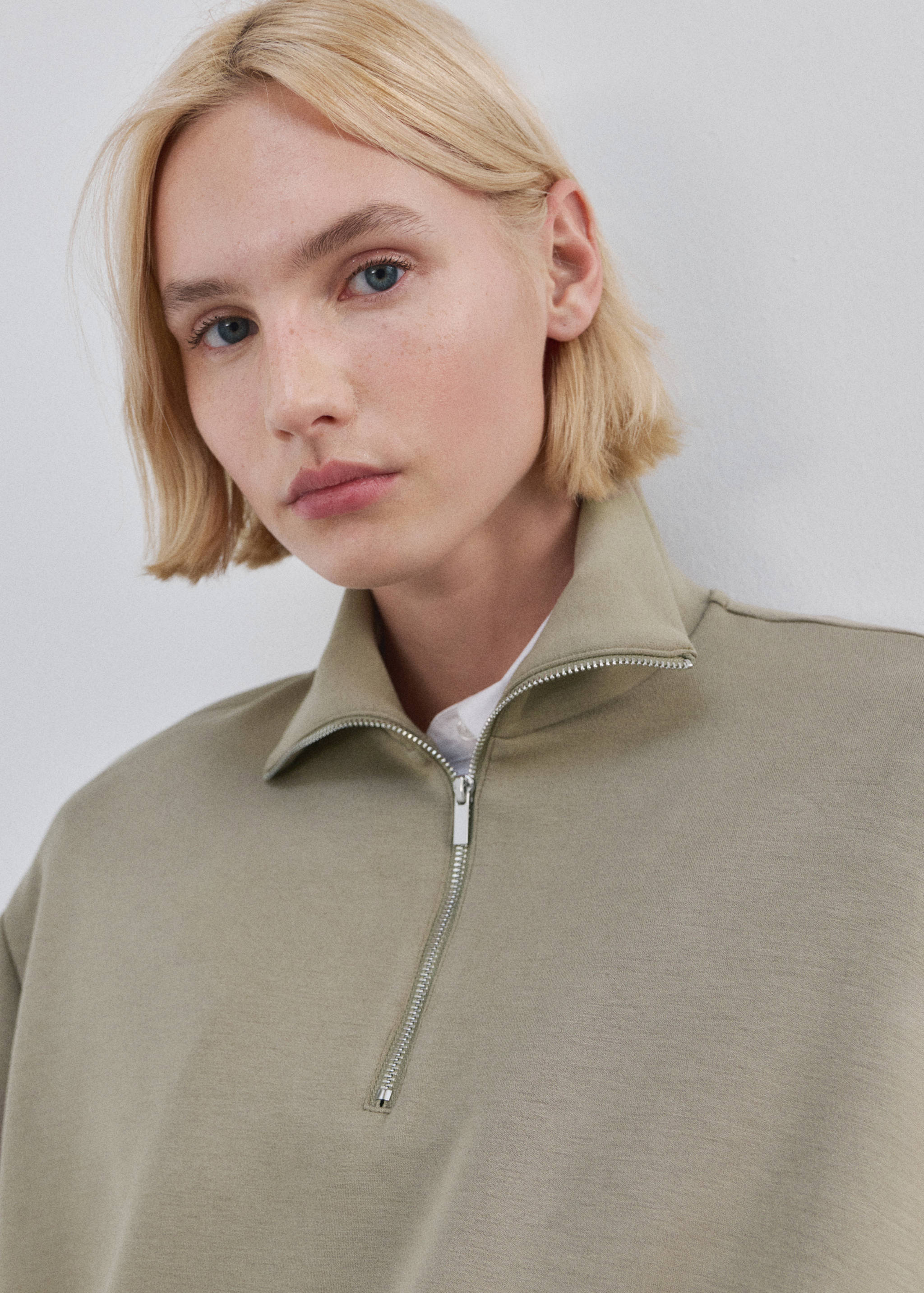 Balloon sleeve sweatshirt - Details of the article 1