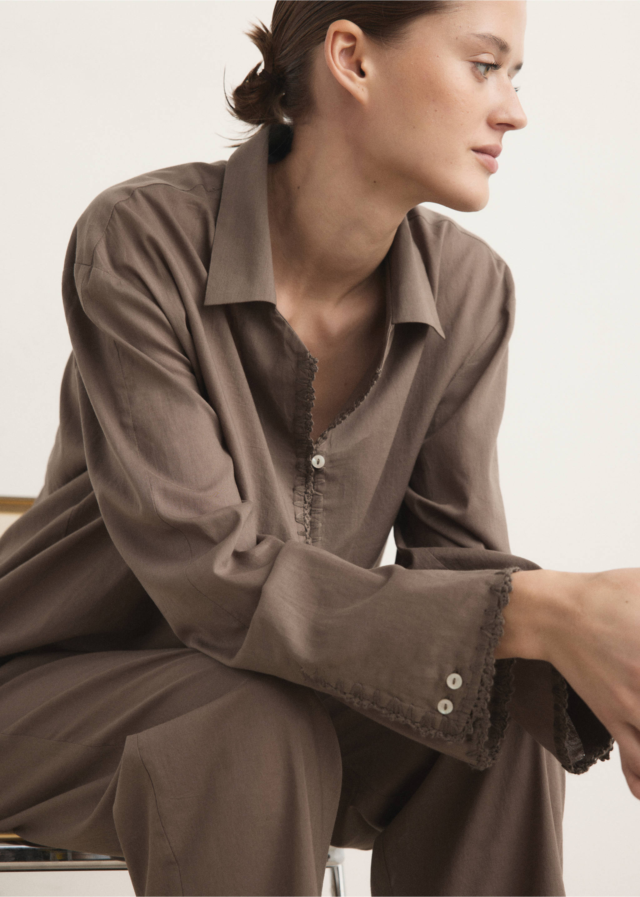 Long cotton pyjama top - Details of the article 2, Medium Brown. Ref: 27083329-00.