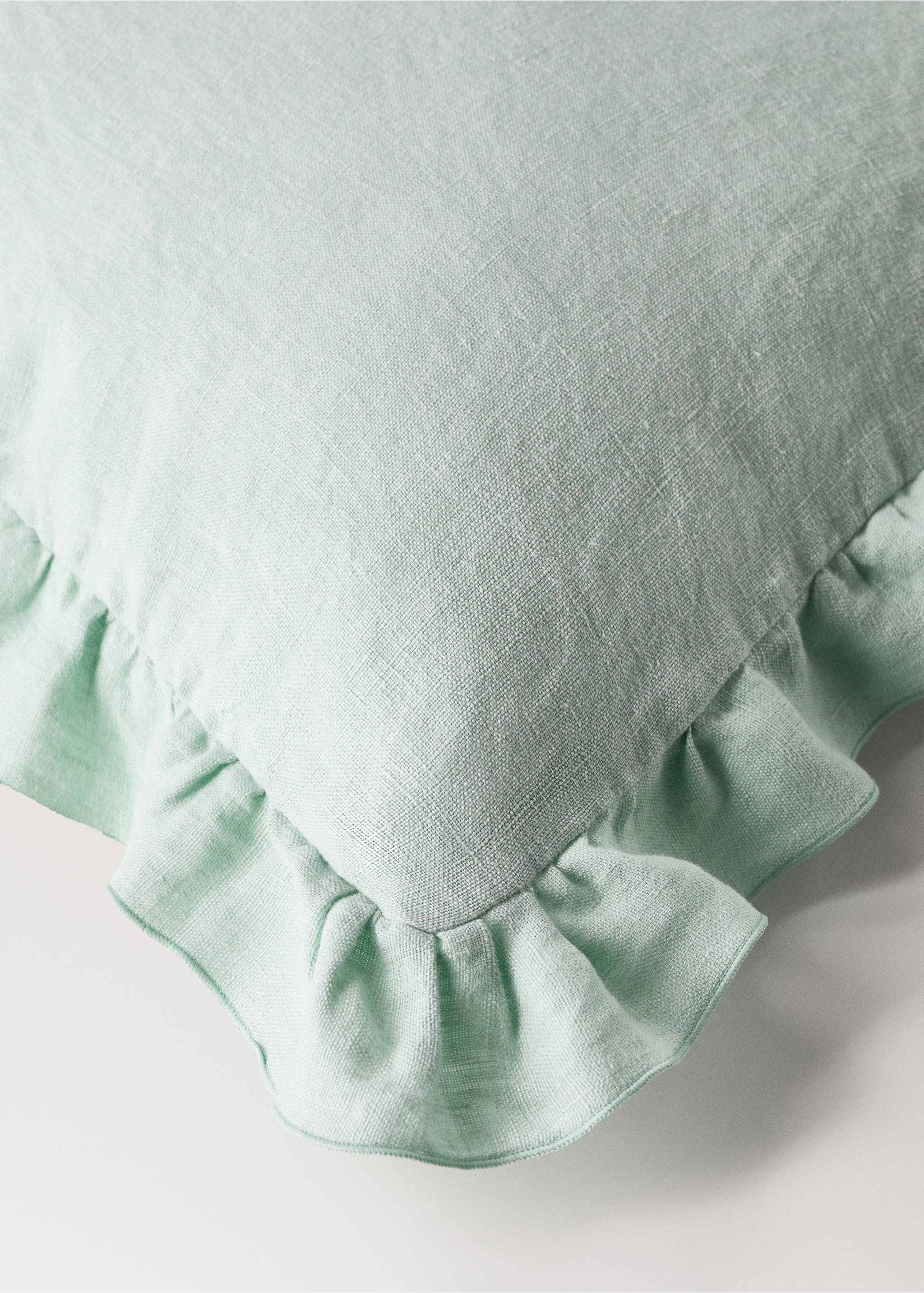 100% linen cushion cover with ruffle 40x60 cm - Details of the article 1, Blue. Ref: 27083332-00.
