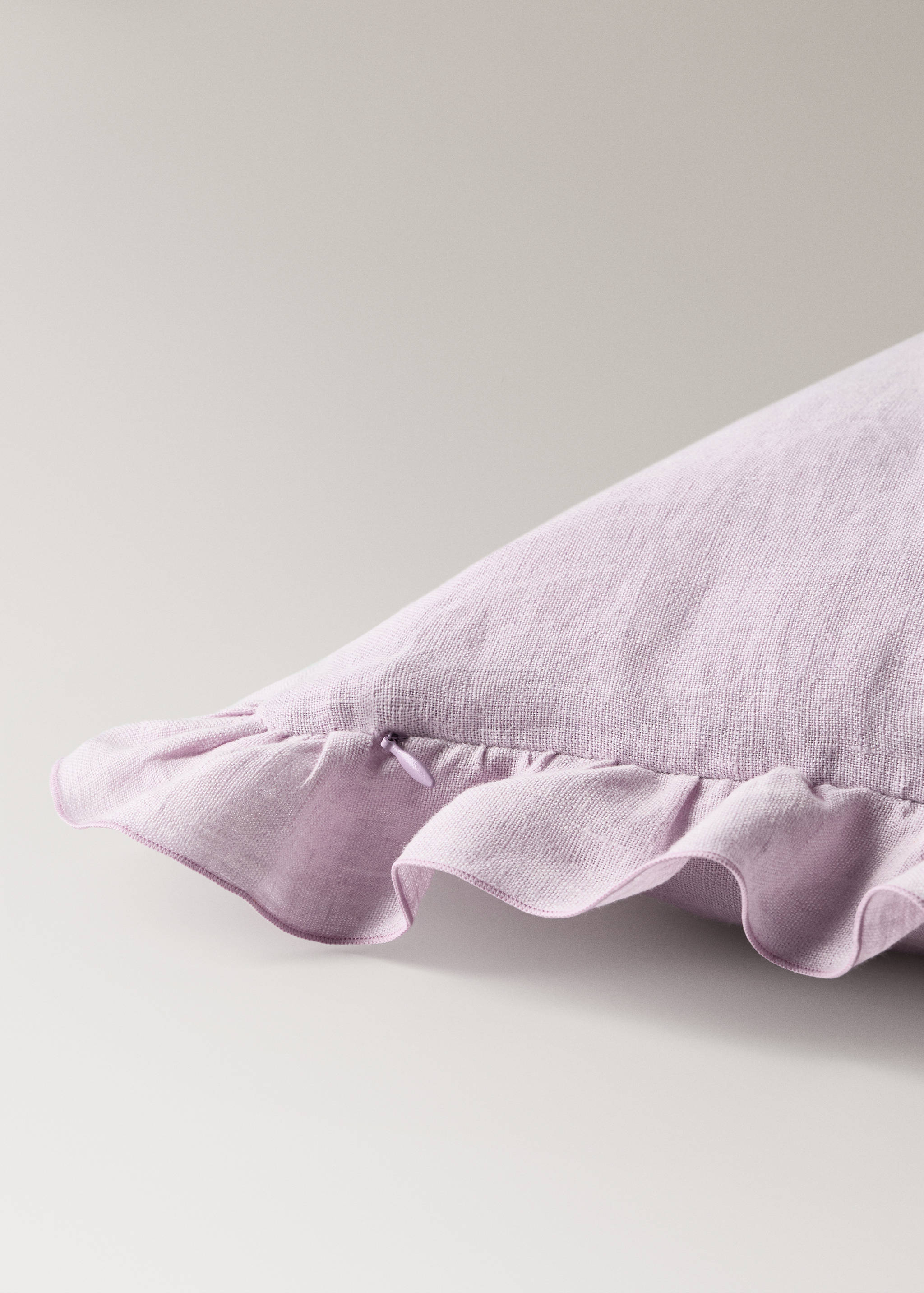 100% linen cushion cover with ruffle 40x60 cm - Details of the article 2
