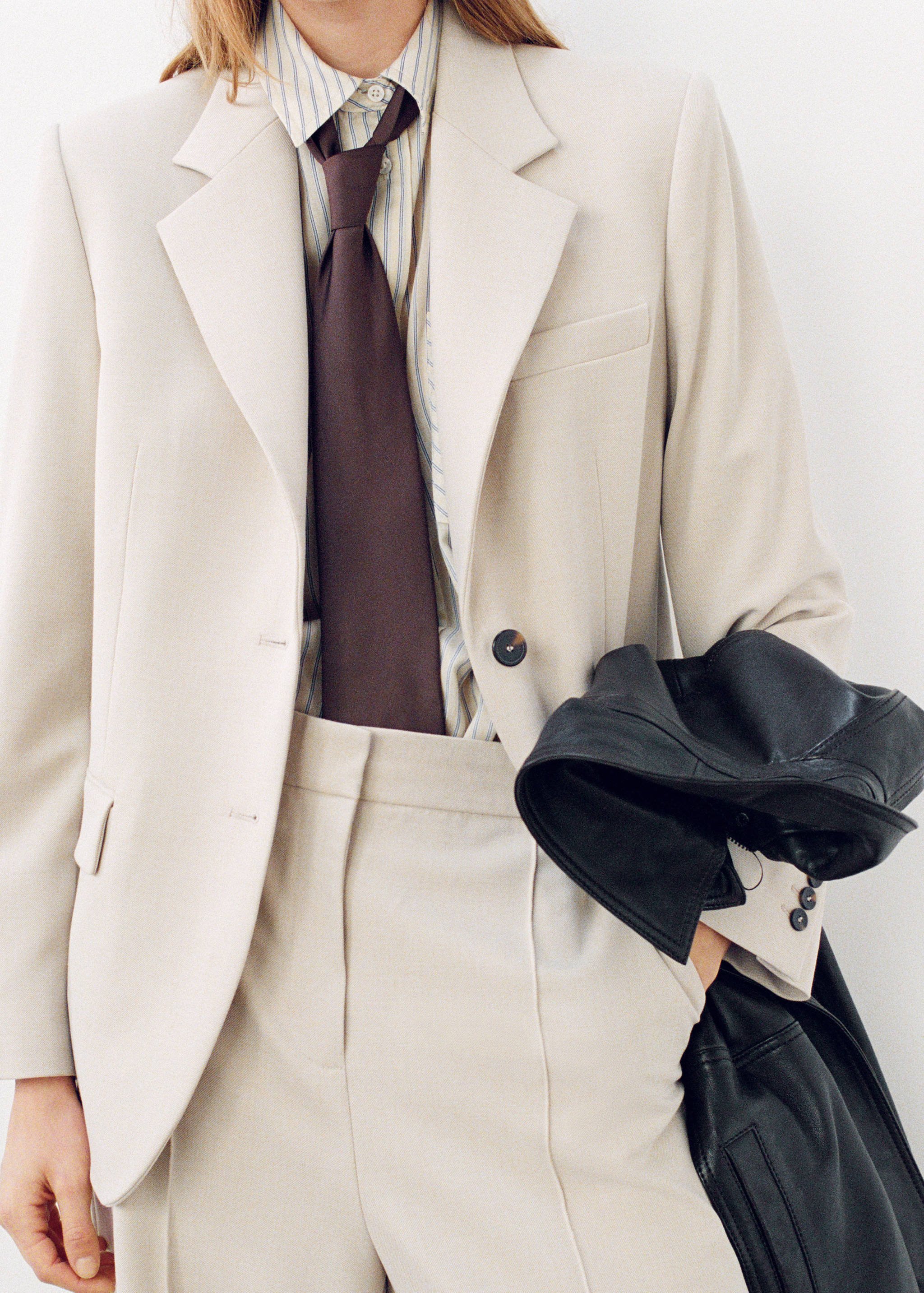 Gerade Hose mit mittlerem Bund - Mittlere Ansicht