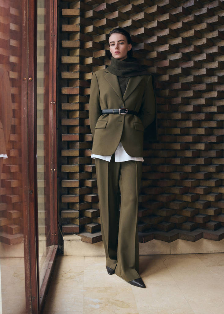 Straight mid-rise trousers — Khaki