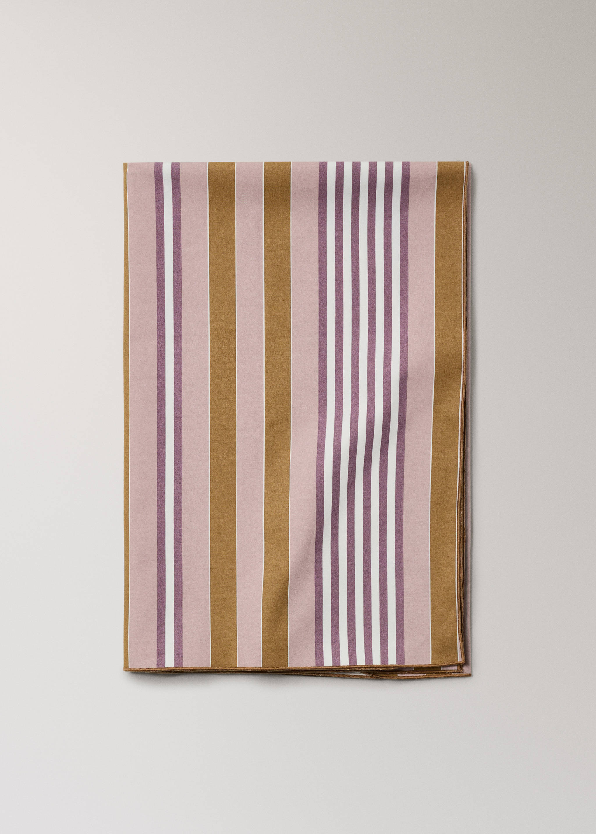 Striped 100% cotton resin-coated tablecloth for 6 to 8 diners - Article without model