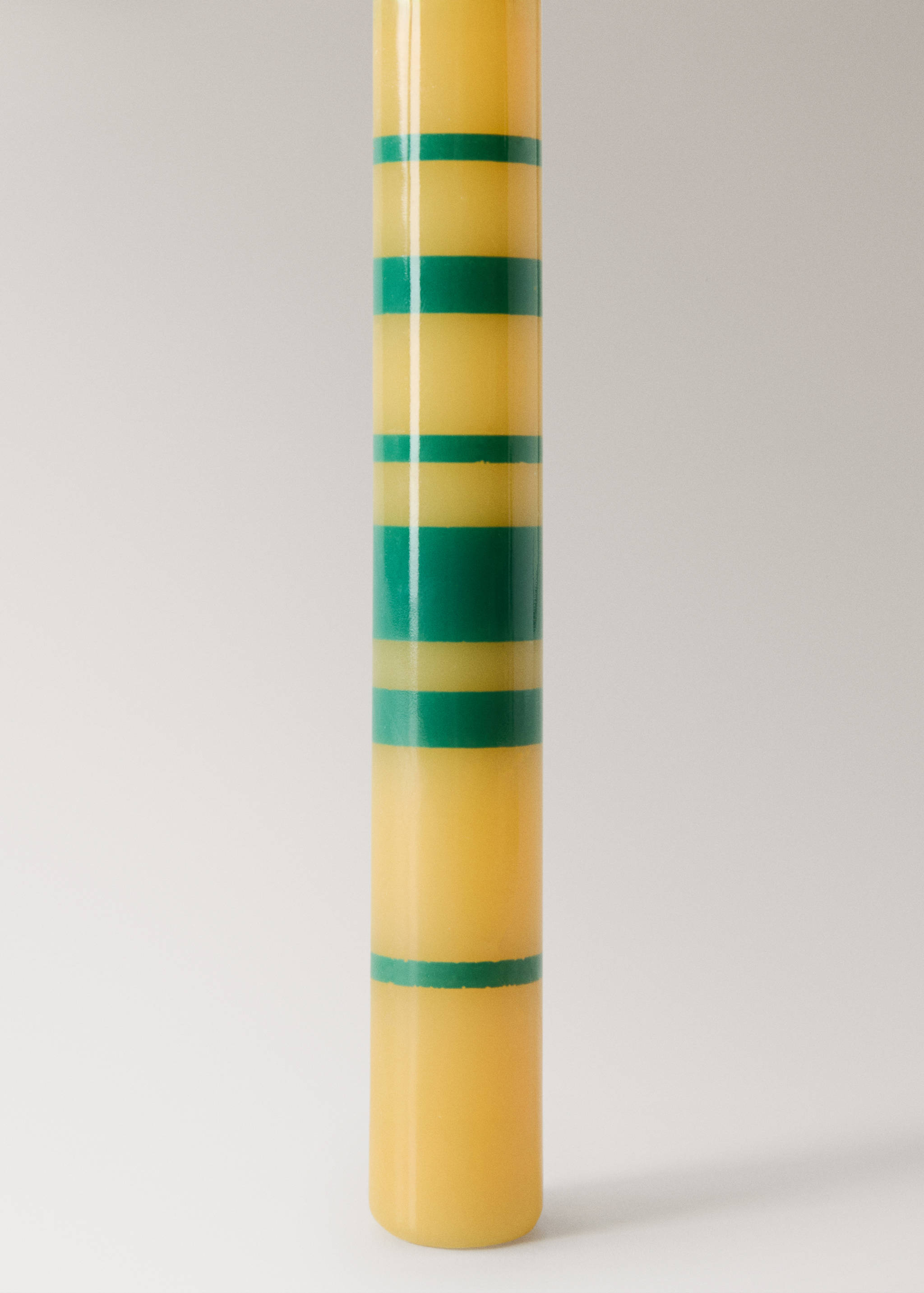 Bicolour decorative candles - Details of the article 2