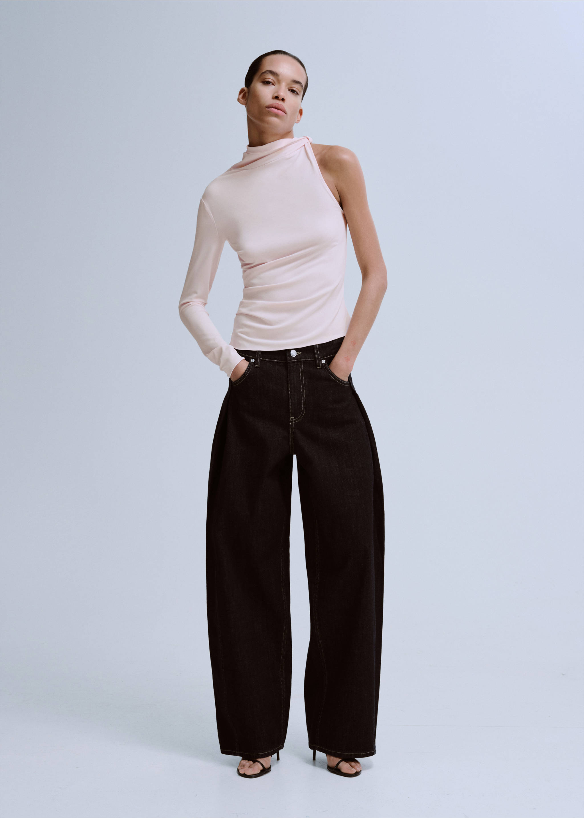 Asymmetric long-sleeve top - General plane, Pale Pink. Ref: 27083341-00.