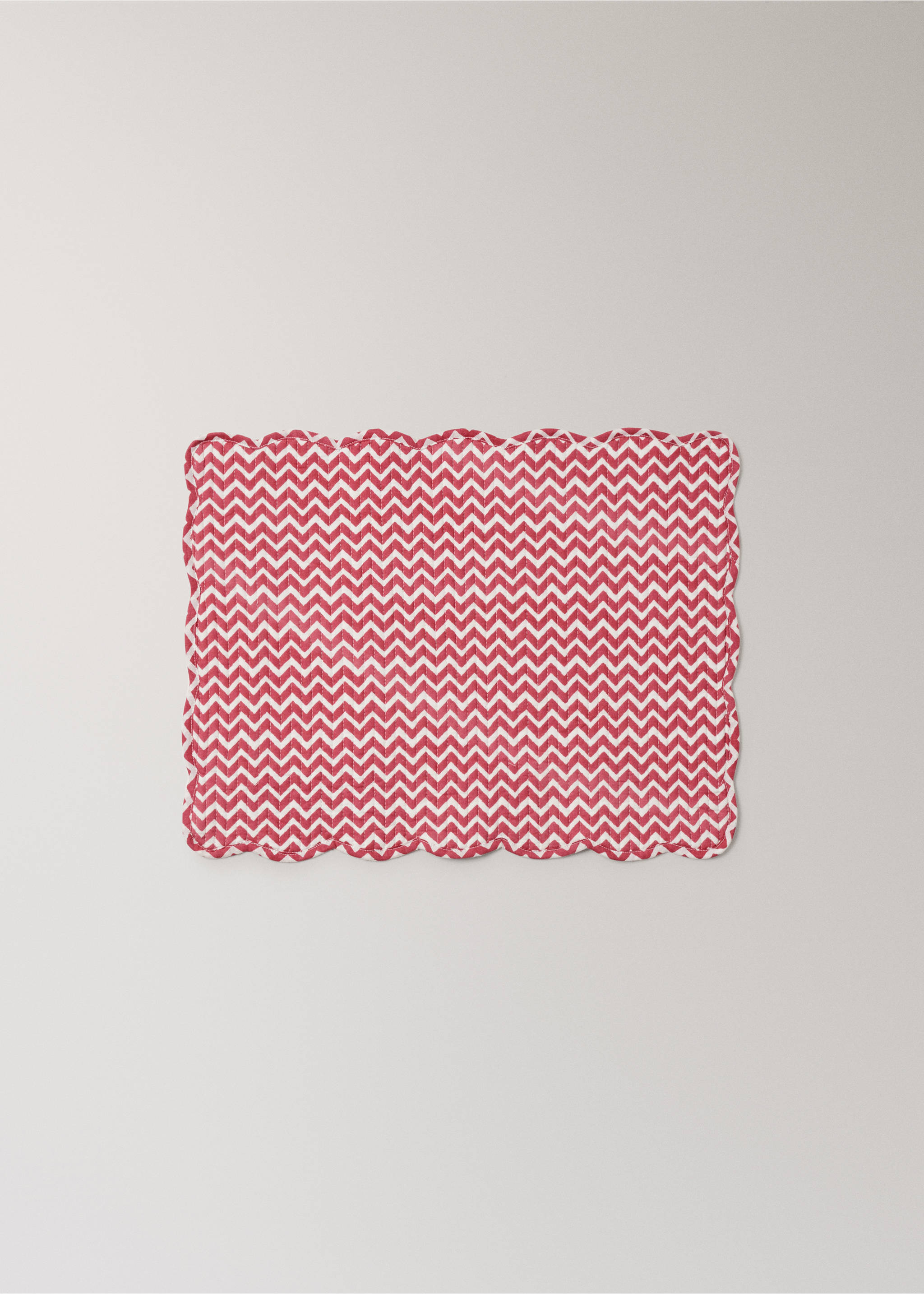Reversible quilted cotton table mat - Article without model, Red. Ref: 27083343-00.