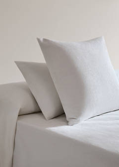 Two cotton garment-dyed mini-waffle pillowcases 50x75 cm — Off White 1