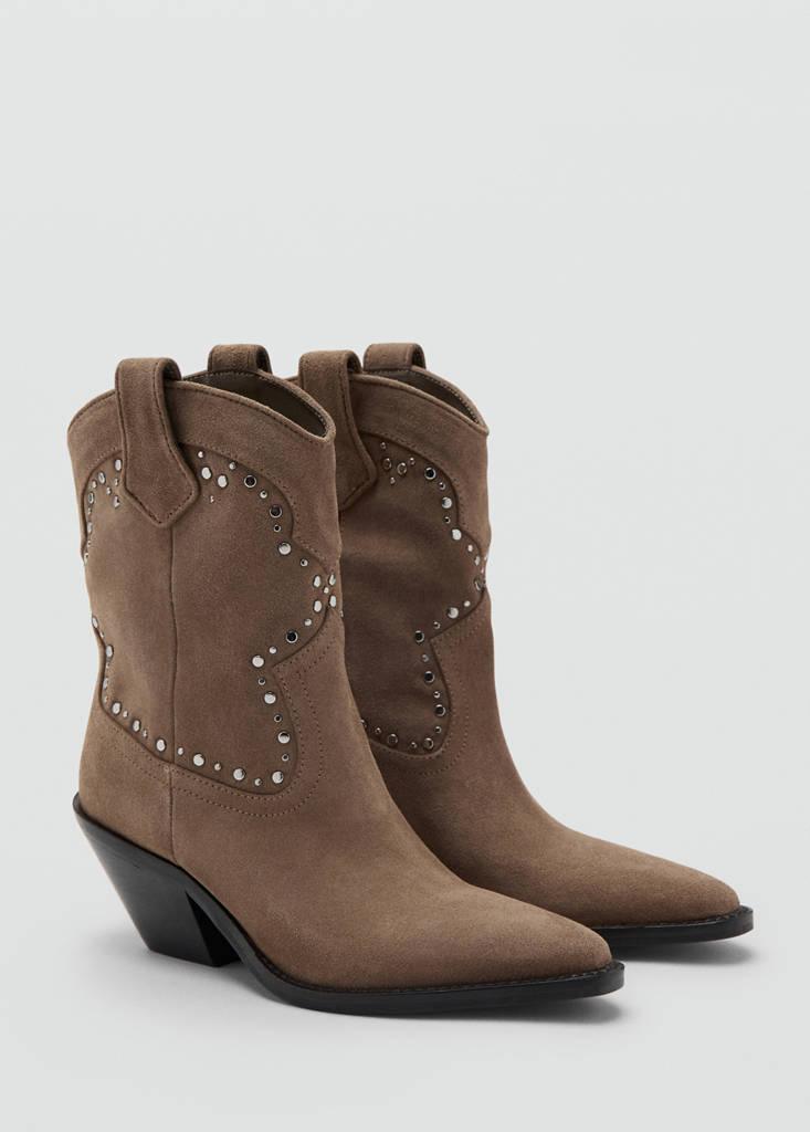 Studs suede ankle boots — Sand