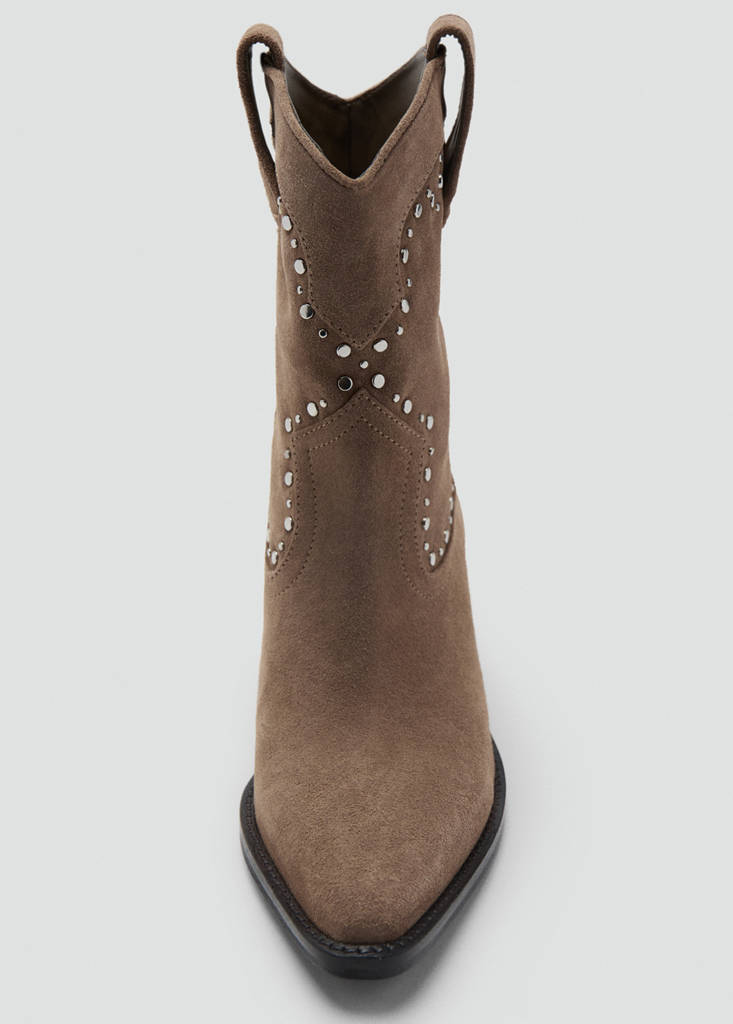 Studs suede ankle boots — Sand