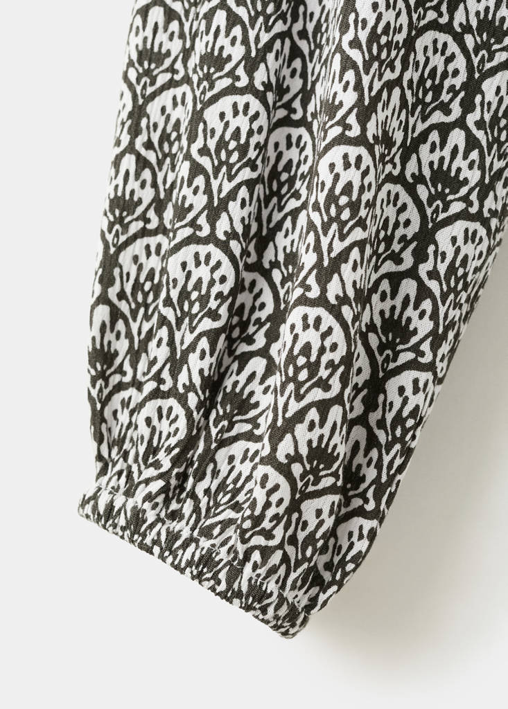 Flowy printed blouse — Charcoal