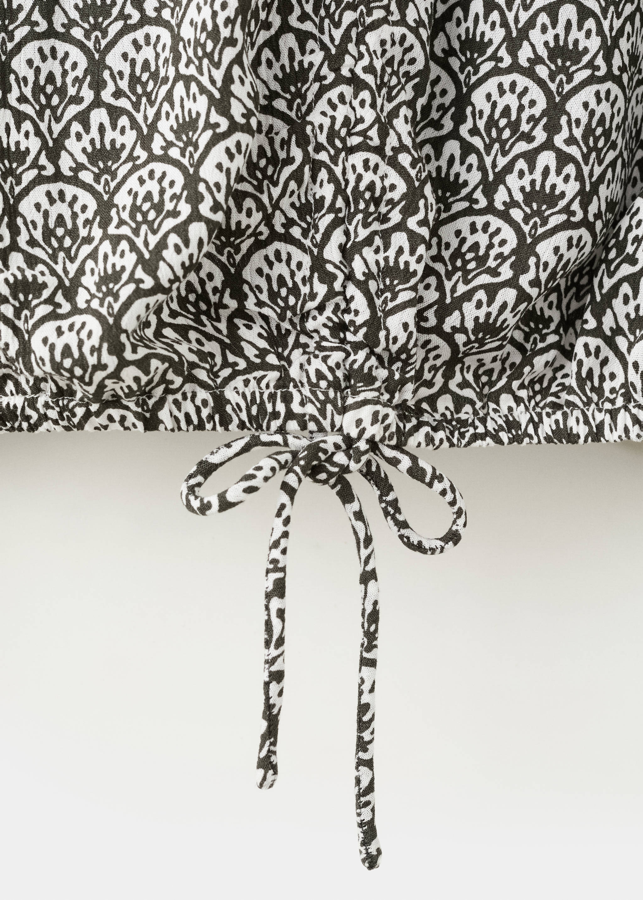 Flowy printed blouse - Details of the article 0