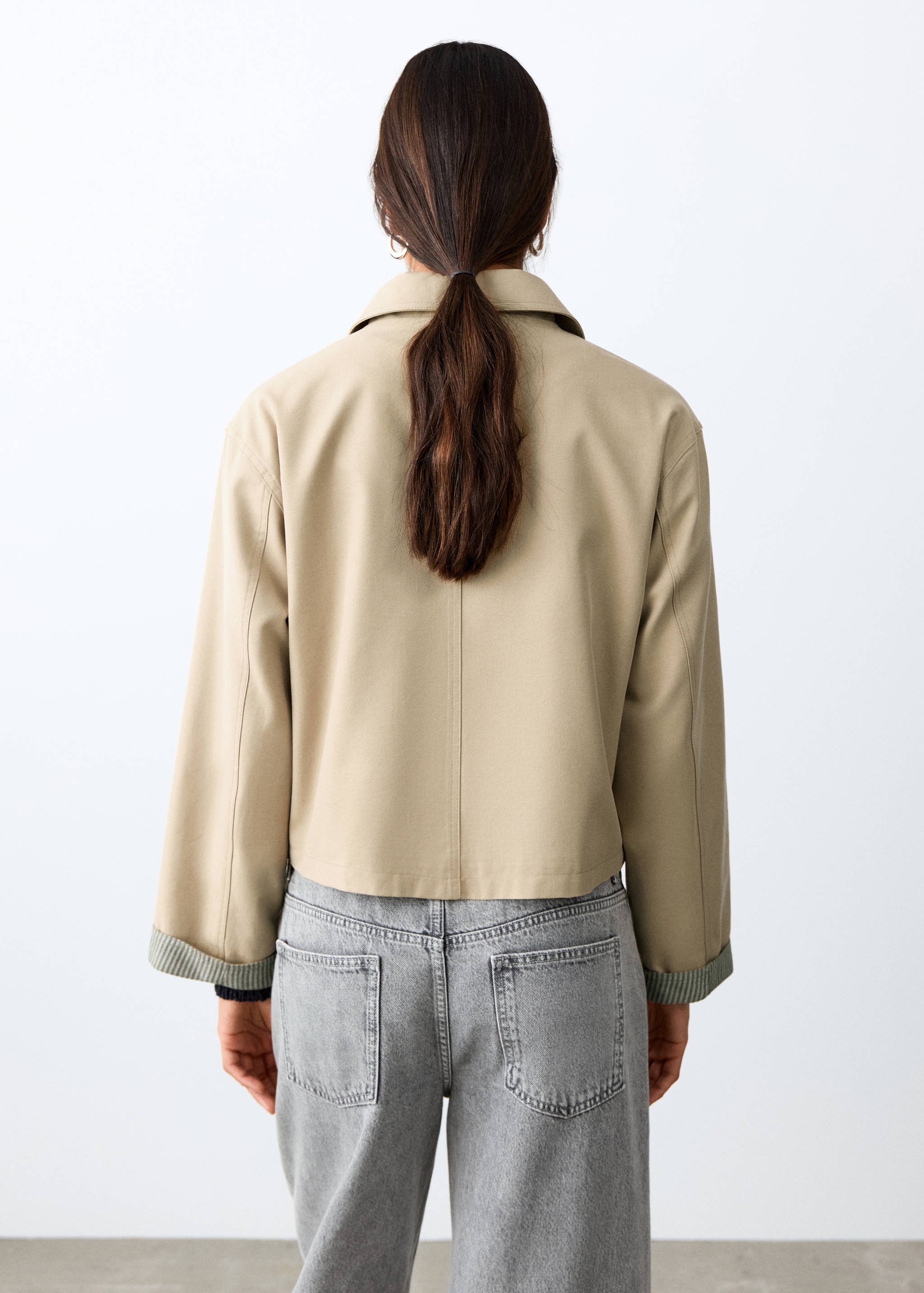 Klassieke korte trenchcoat - Achterkant van het artikel