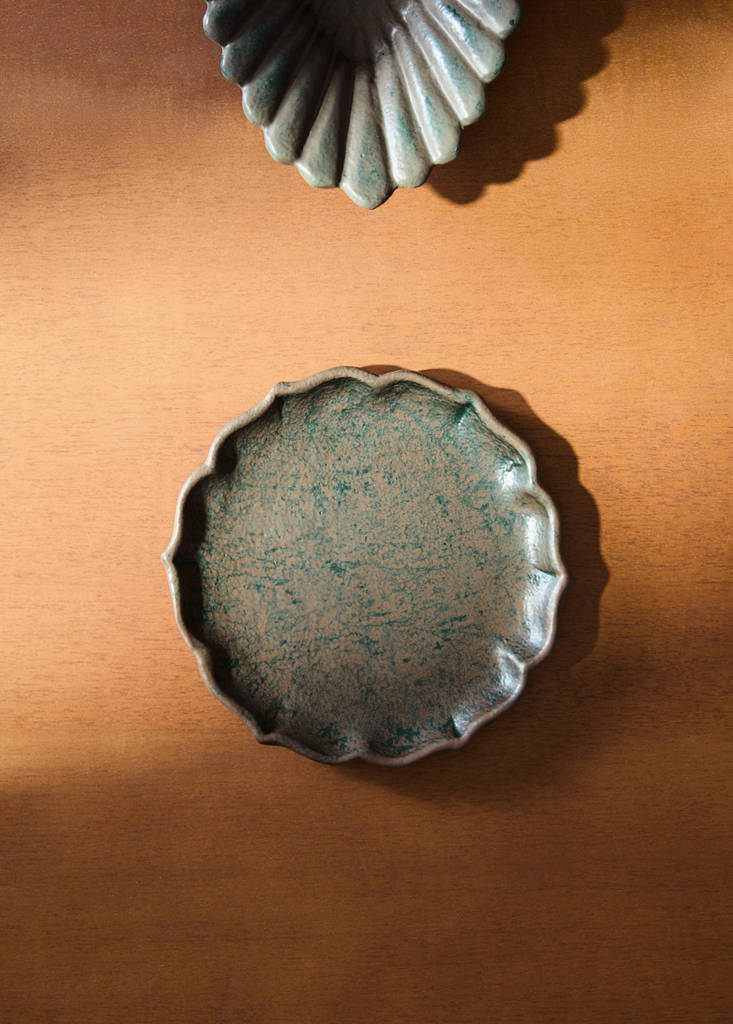 Relief edge appetiser plate — Dark Heather Grey