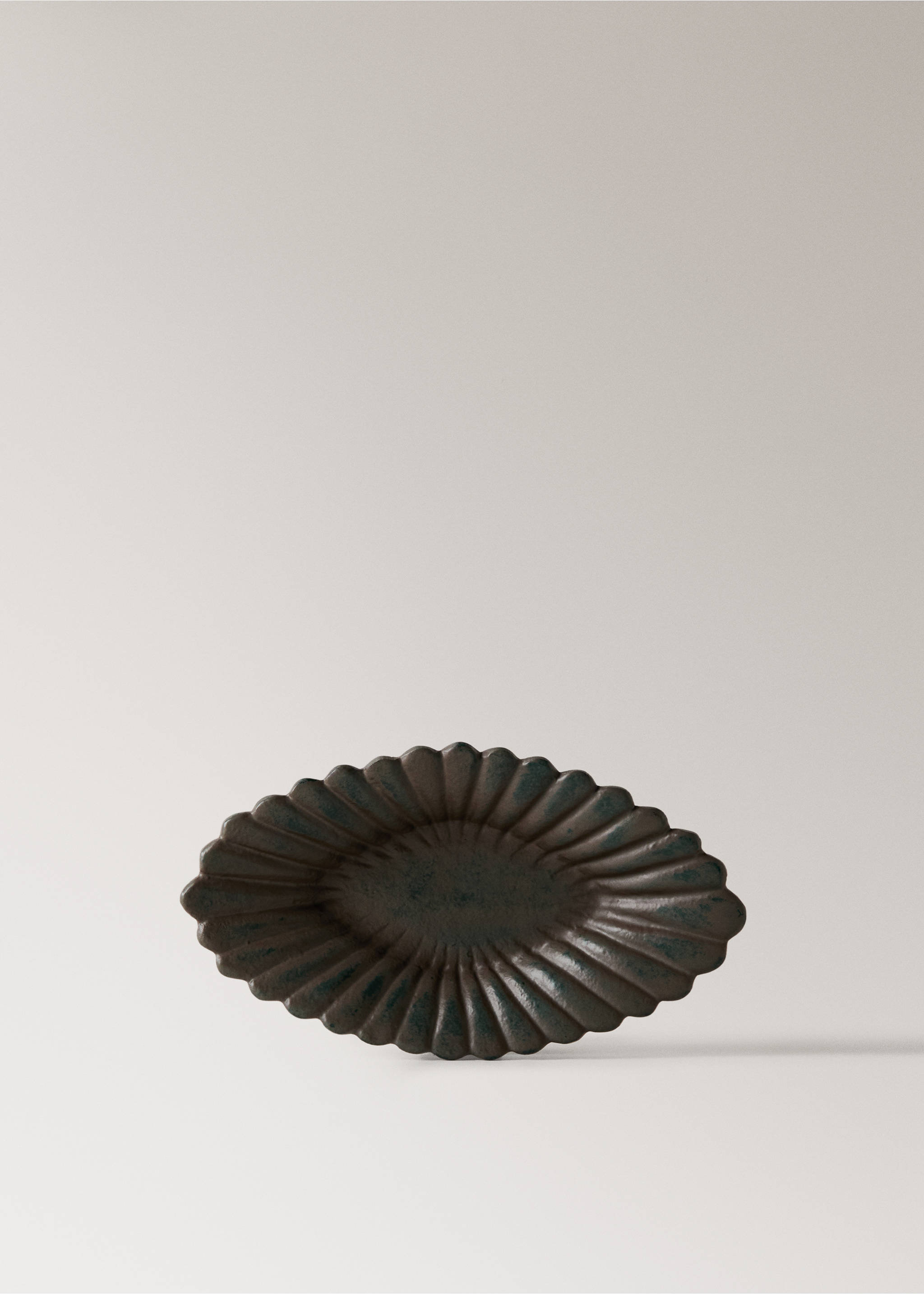 Aluminiumsskål med relieffmønster - Artikkel uten modell, Mørk gråmelert. Ref: 27084053-00.