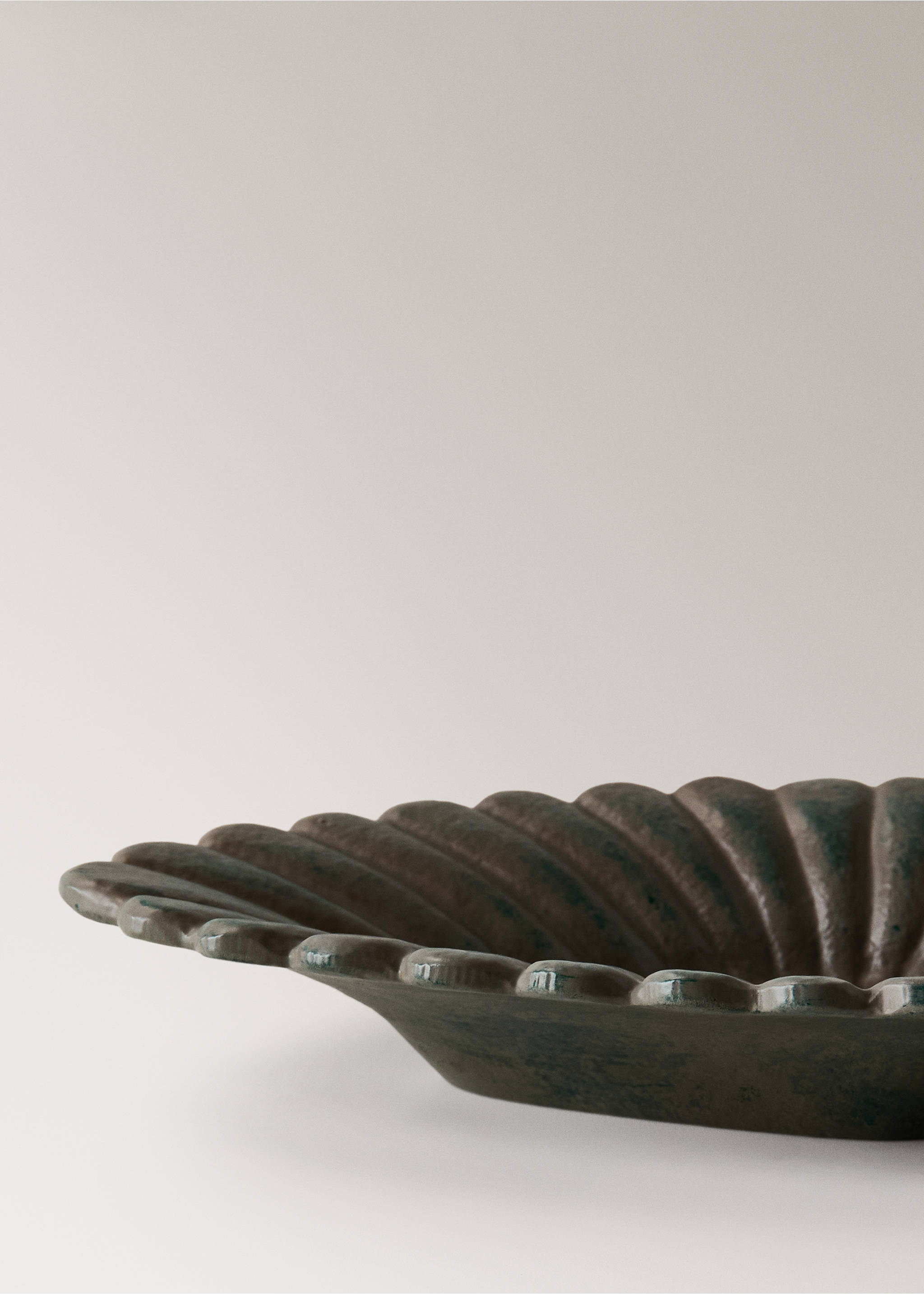 Aluminiumsskål med relieffmønster - Artikkeldetalj 2, Mørk gråmelert. Ref: 27084053-00.