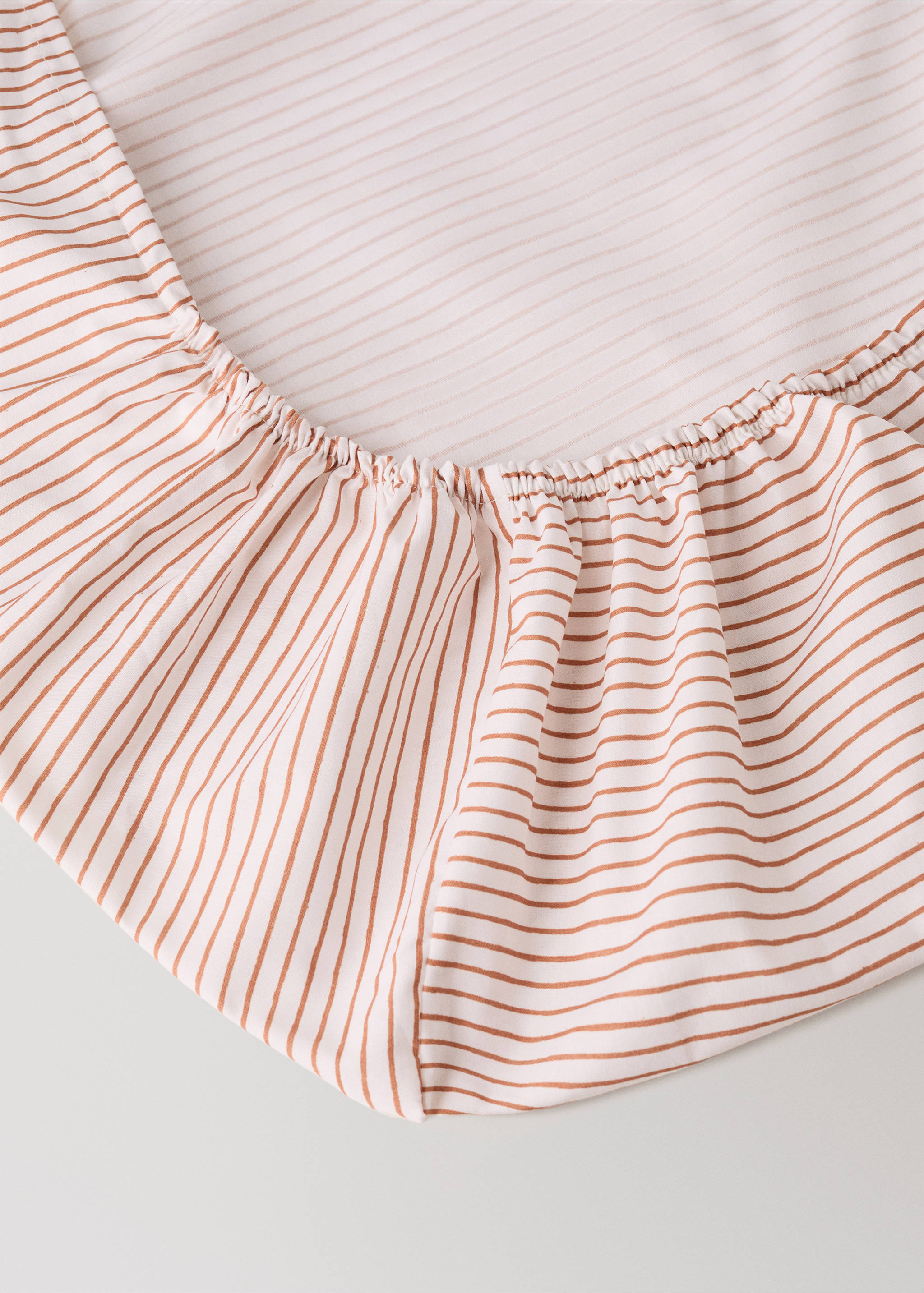 Cotton percale striped fitted sheet for cot - Details of the article 1, Russet. Ref: 27084060-00.