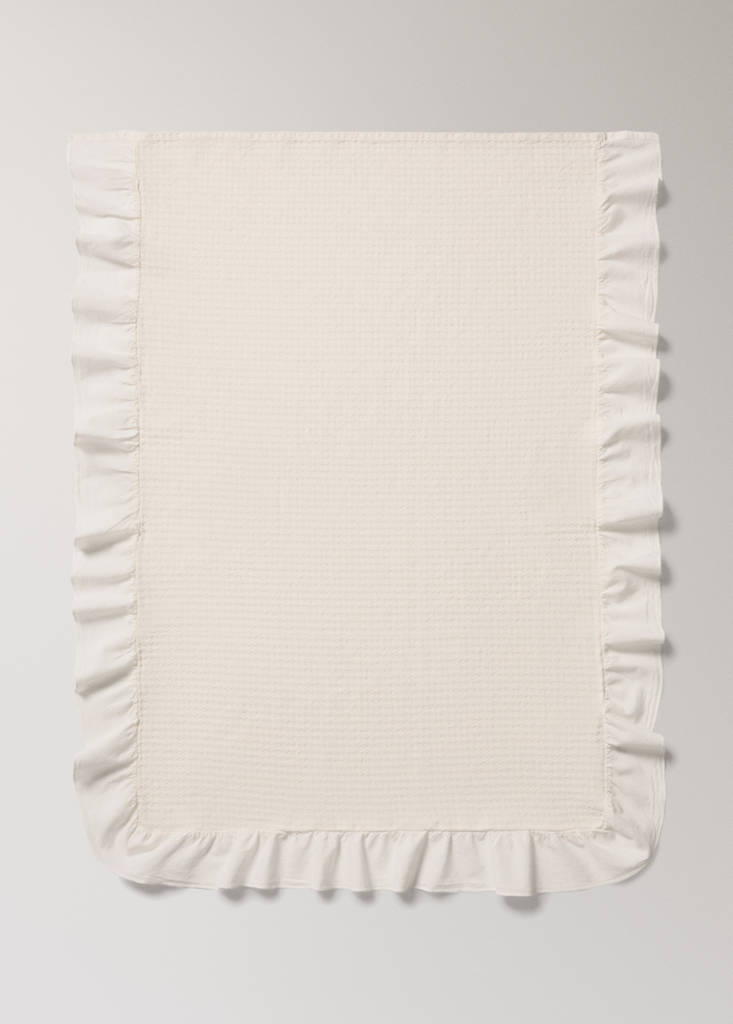 Steppdecke für Babybett aus Jacquard-Baumwolle mit Volant — Cremeweiß