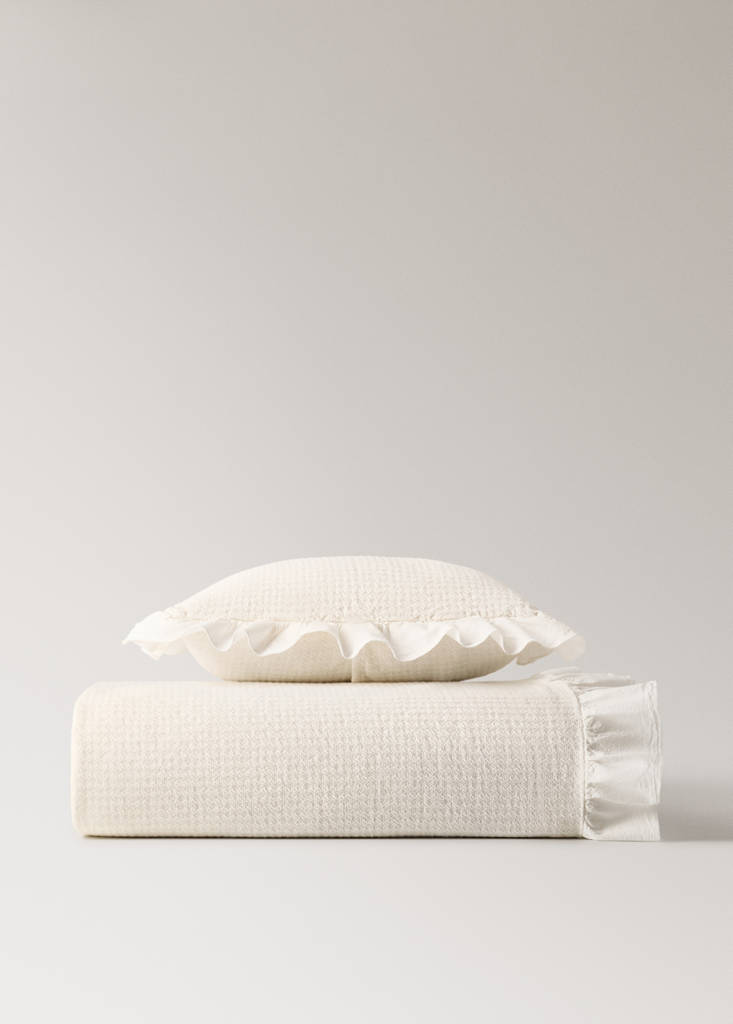 Steppdecke für Babybett aus Jacquard-Baumwolle mit Volant — Cremeweiß