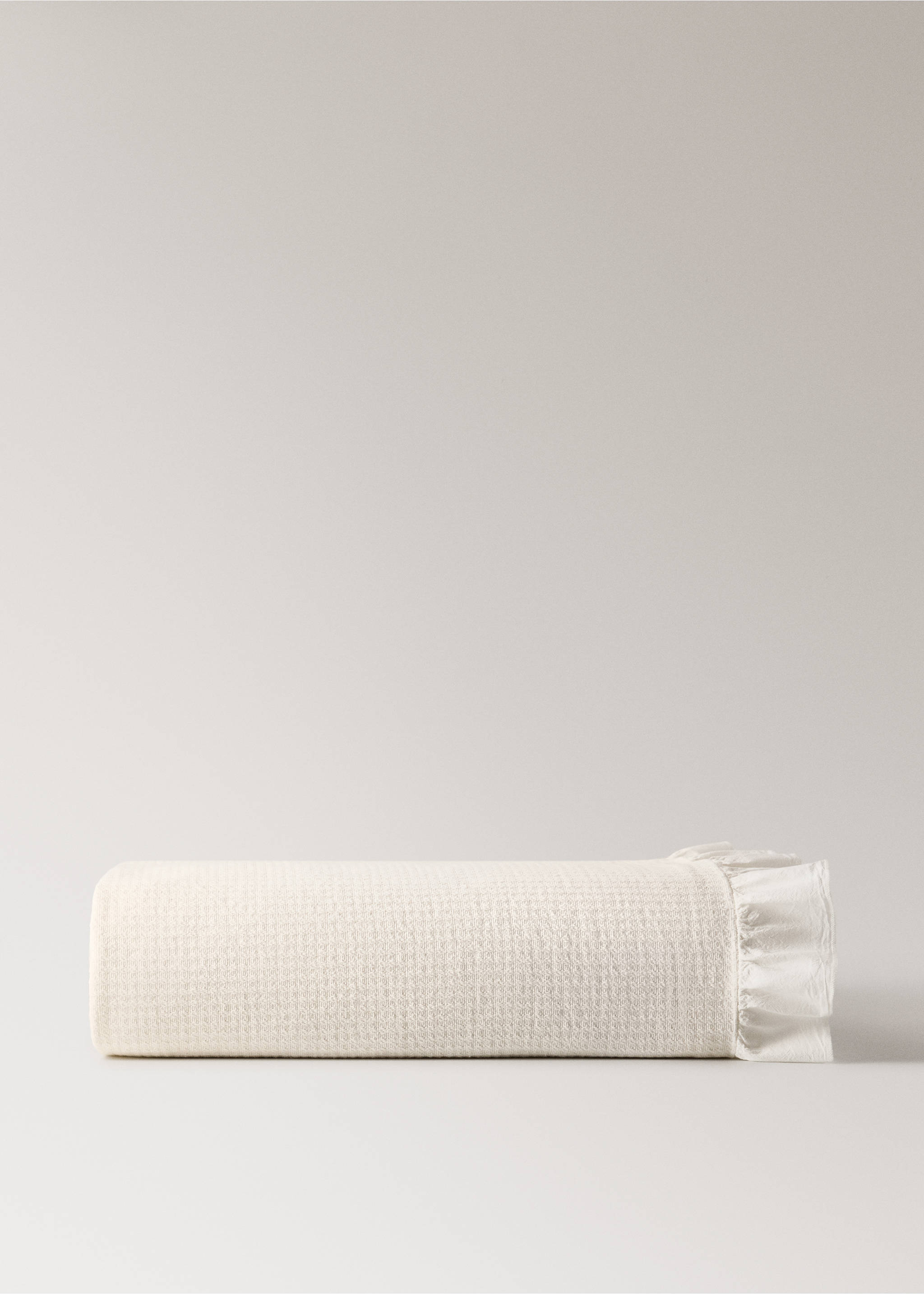 Sprei voor ledikant van jacquard-katoen met ruches - Artikel zonder model, Gebroken wit. Ref: 27084069-00.