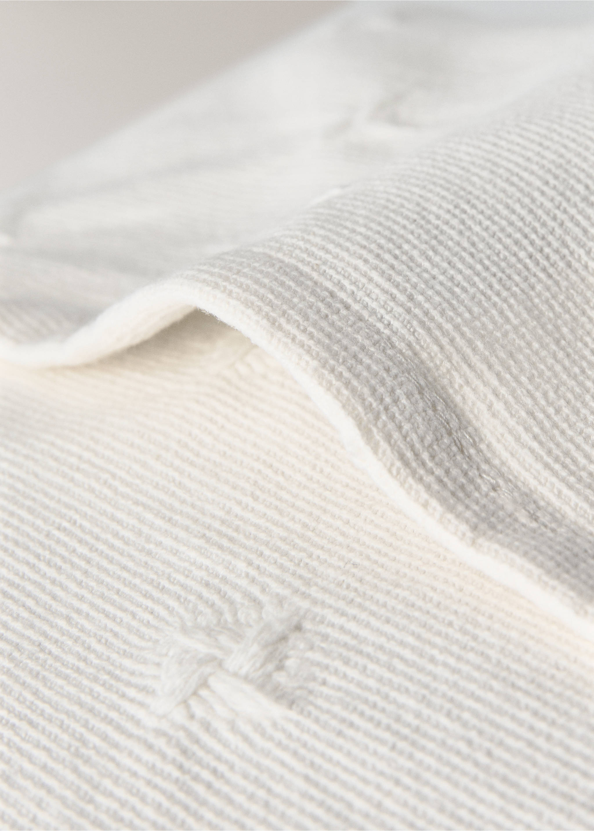 Housse de coussin lit enfant coton jacquard 40x40 cm - Détail de l'article 2, Blanc. Ref: 27084071-00.