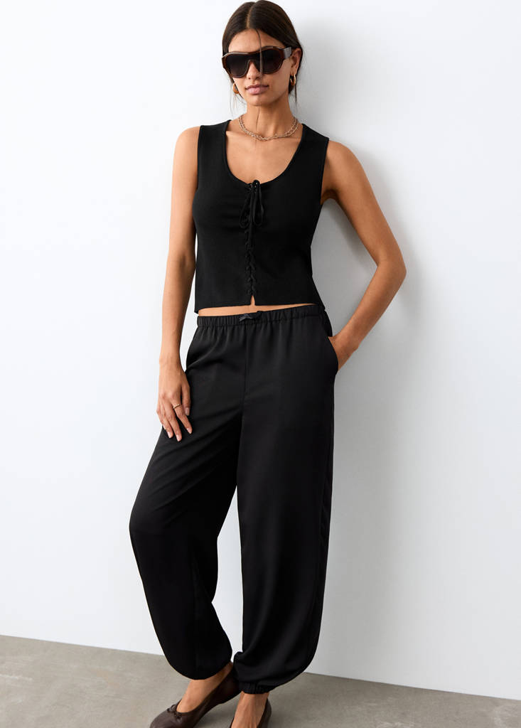 Top with bow closure — Black