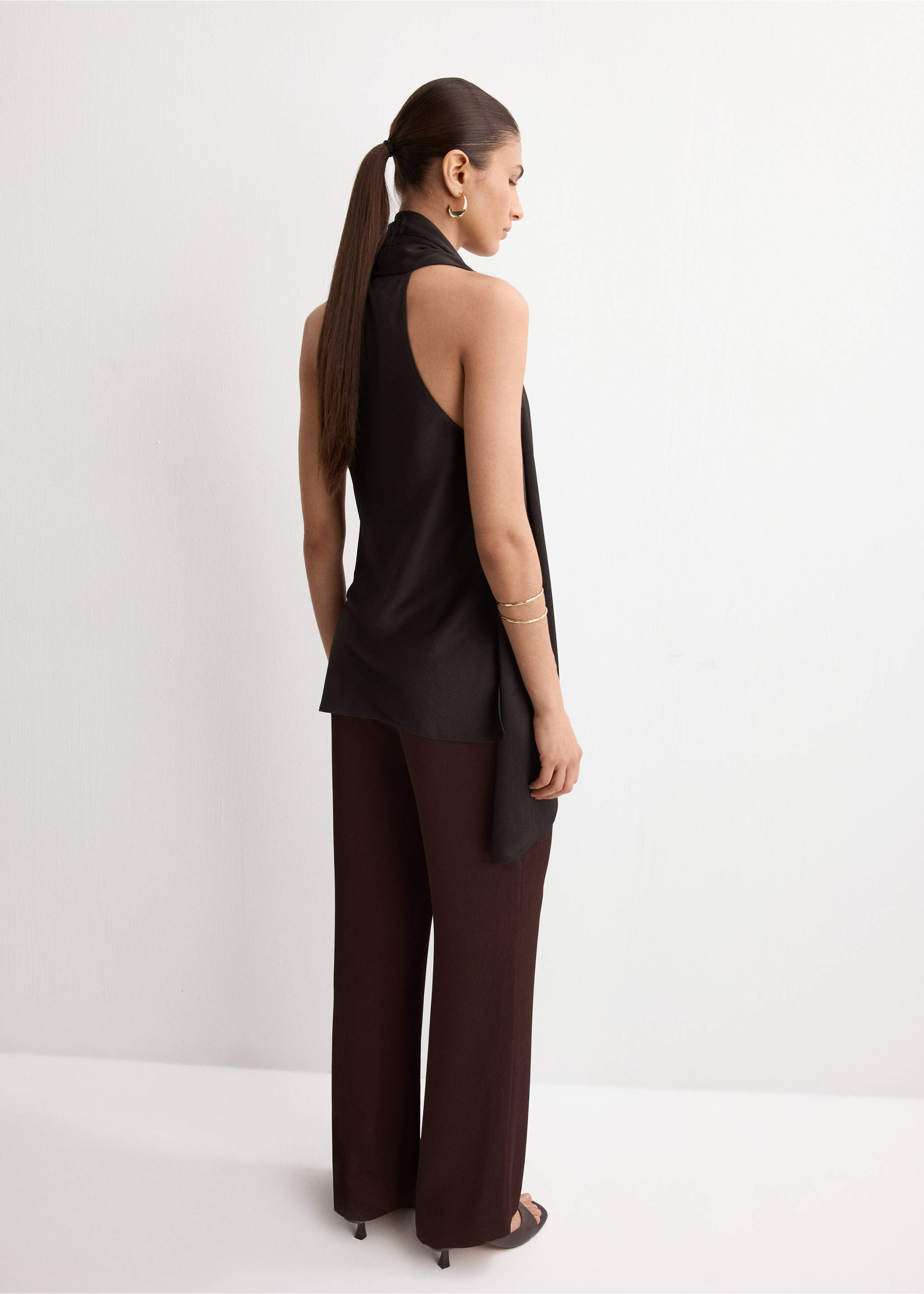 Scarf neck top - Reverse of the article, Chocolate. Ref: 27084074-00.