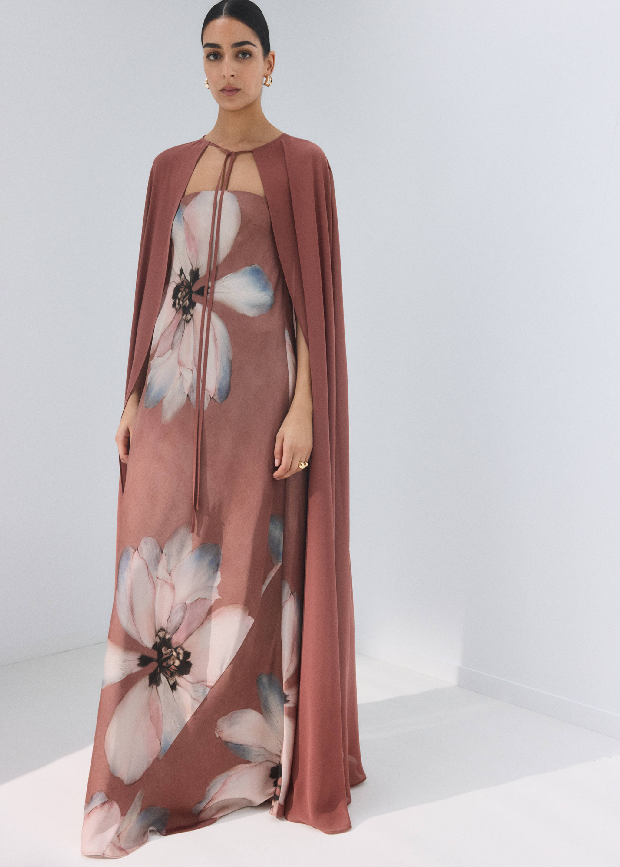 Capa larga cierre lazo - Plano general