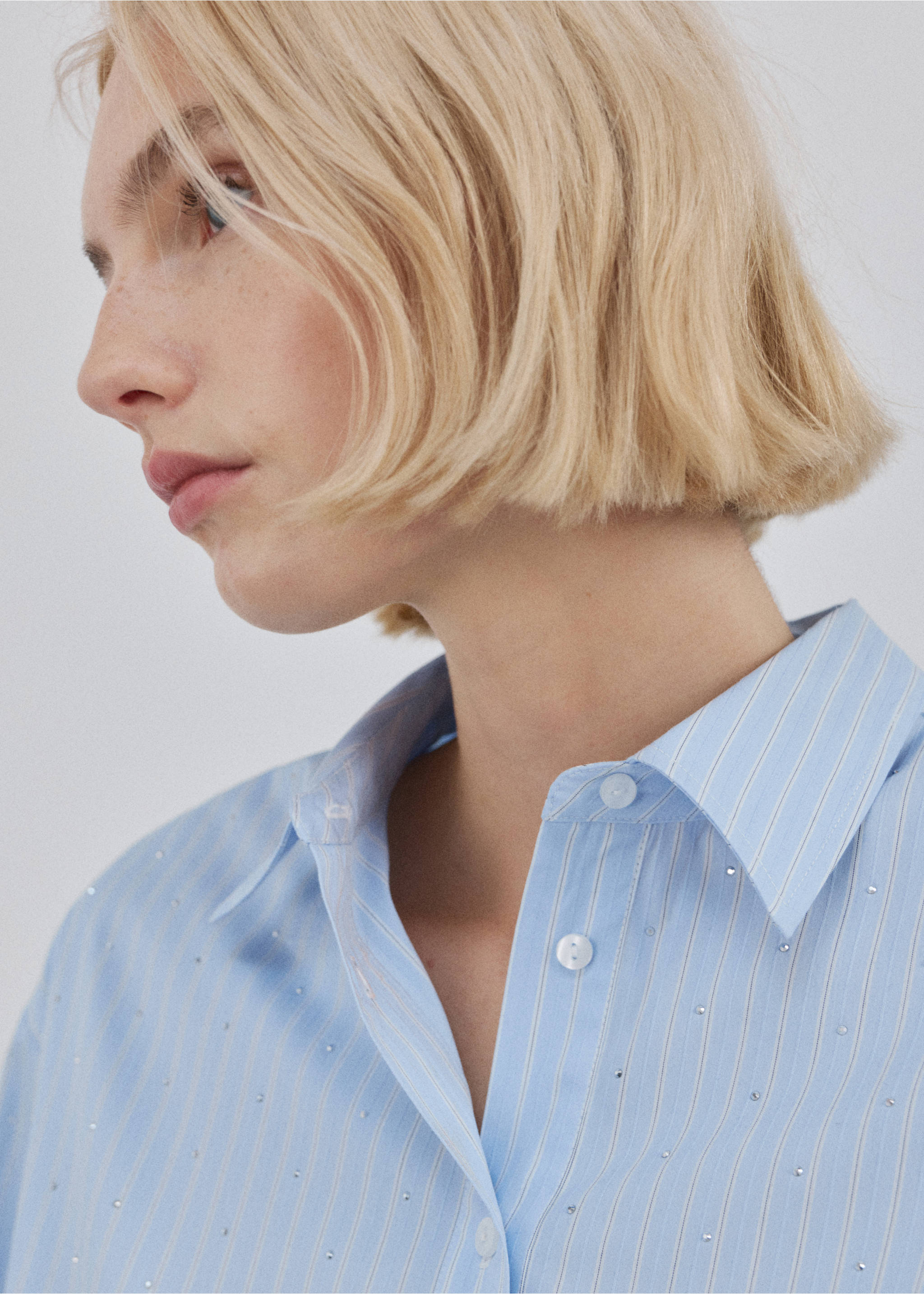 条纹亮片短款衬衫 - null, 天蓝. Ref: 27084078-00.