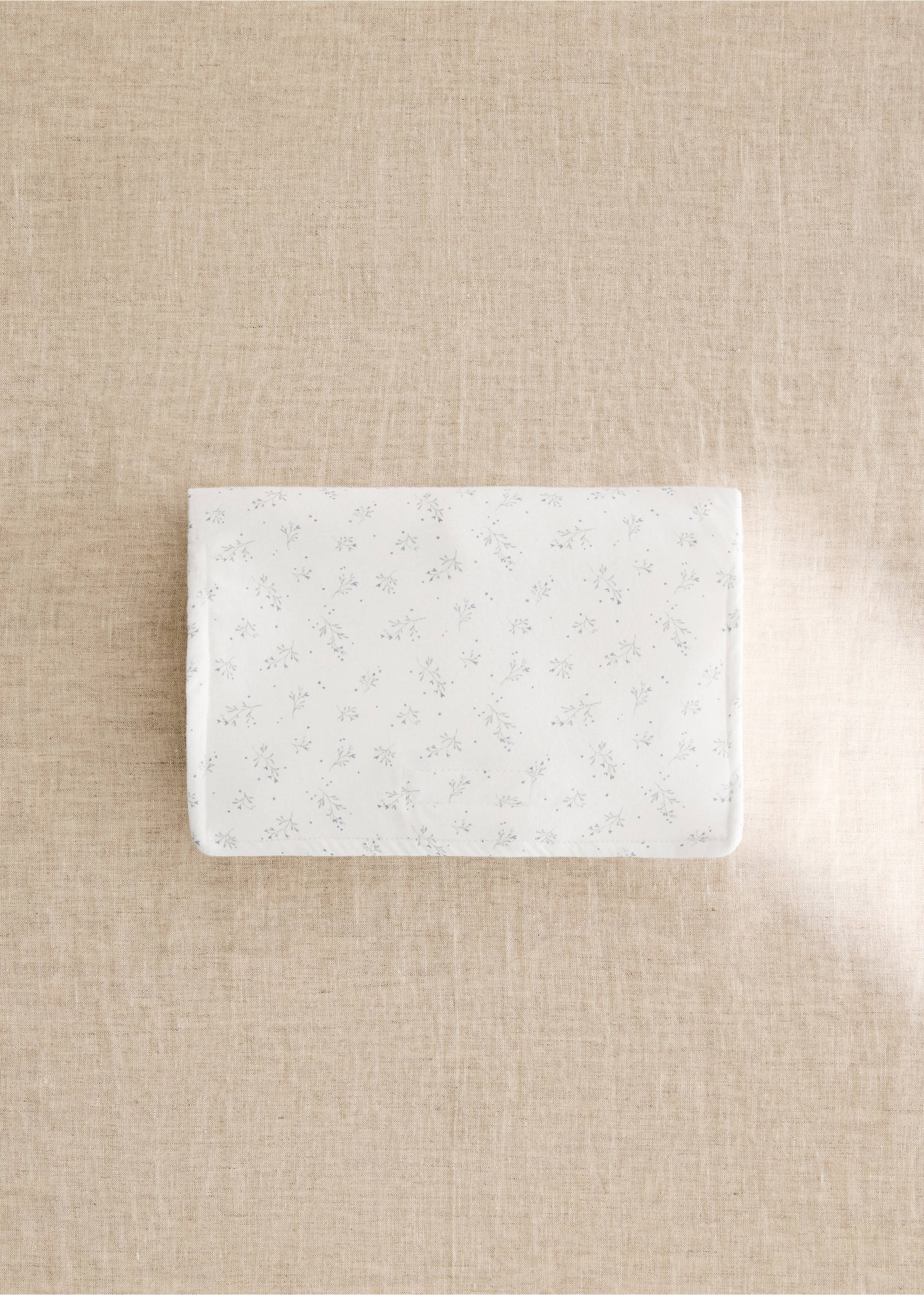 Cotton flower baby changing pad - General plane