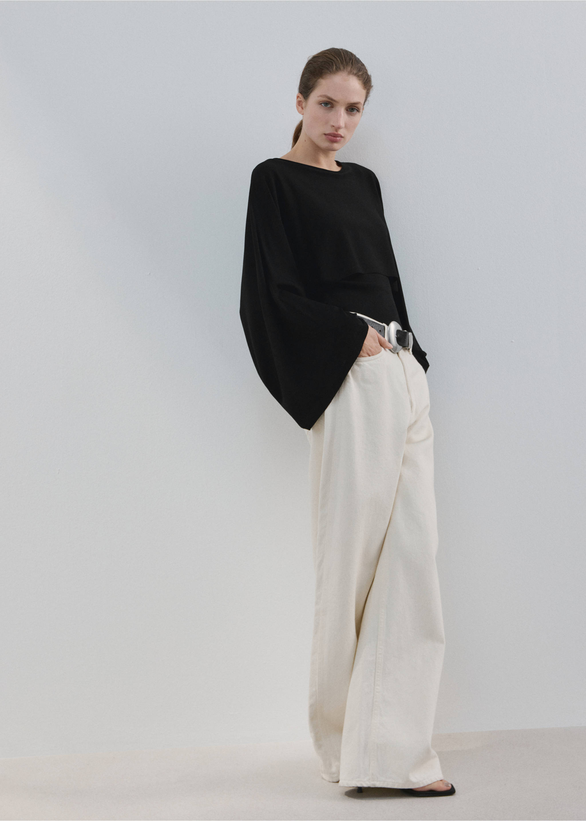 Round neck knitted cape - General plane, Black. Ref: 27084088-00.