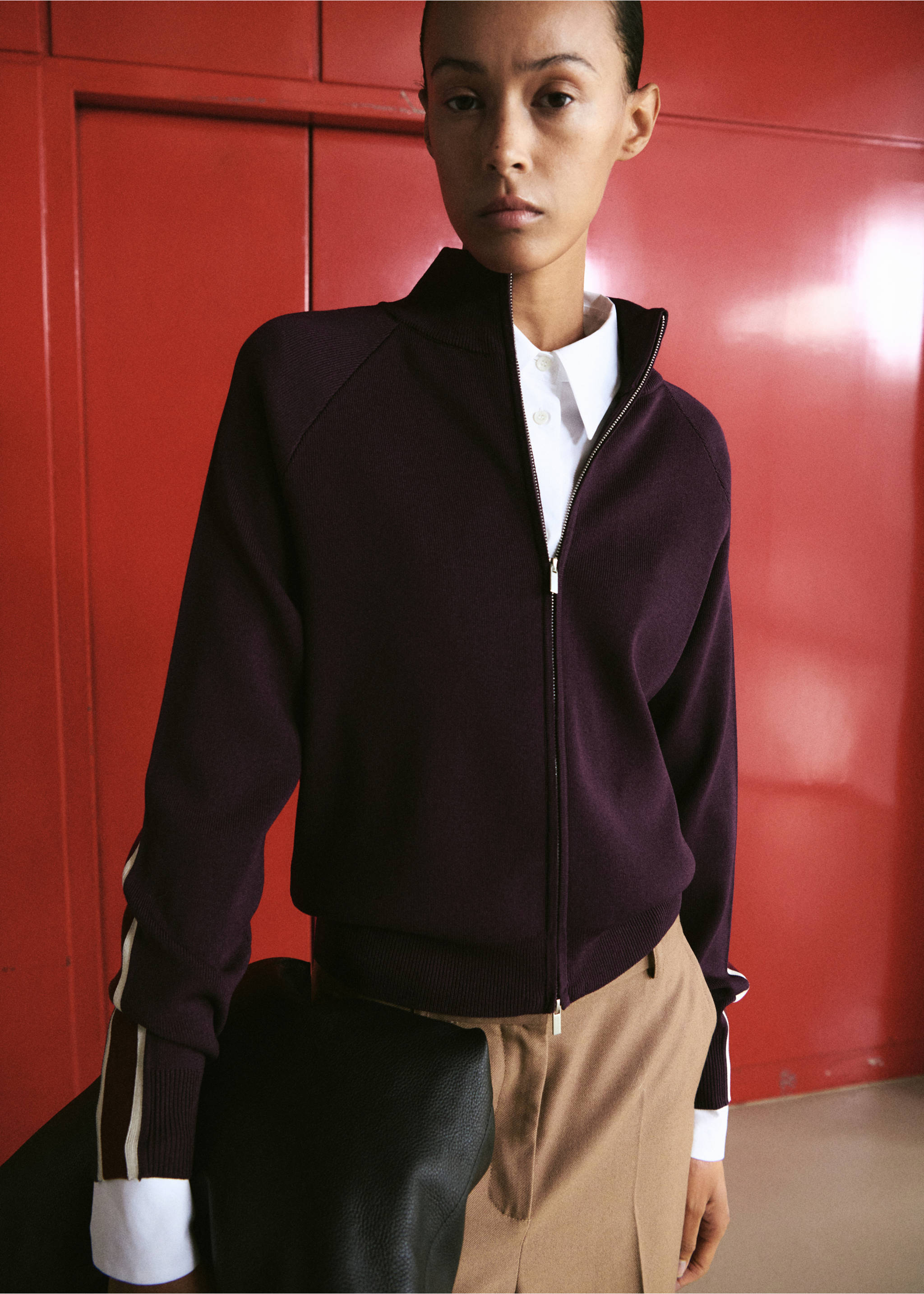 对比色条纹拉链开襟衫 - null, 酒红色. Ref: 27084090-00.