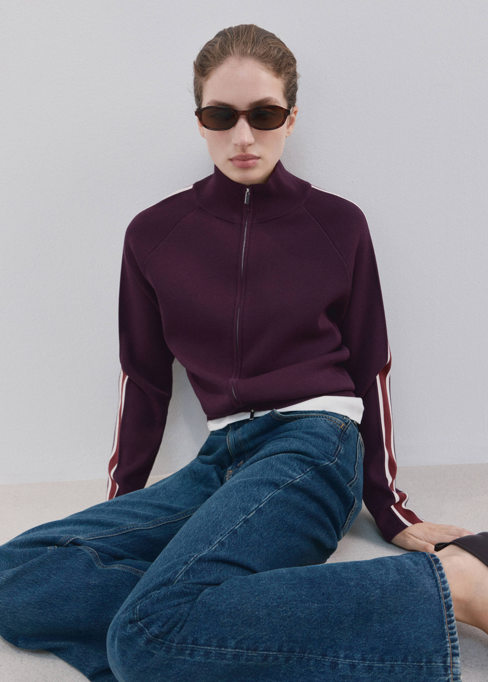 Cárdigan raya contraste cremallera - Plano medio