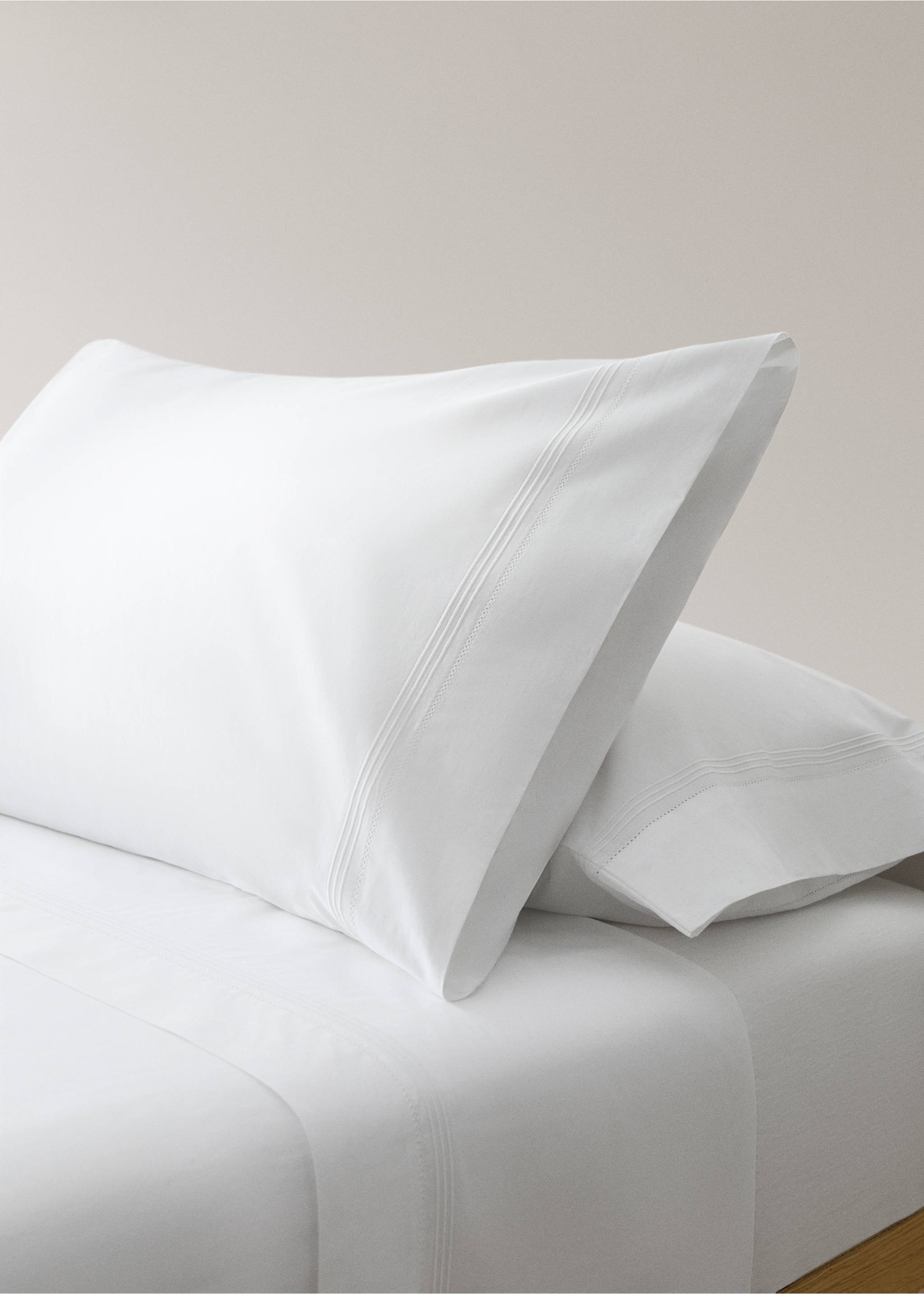 Percale cotton pillowcase with hemstitch 45x110 cm - General plane, White. Ref: 27084093-00.