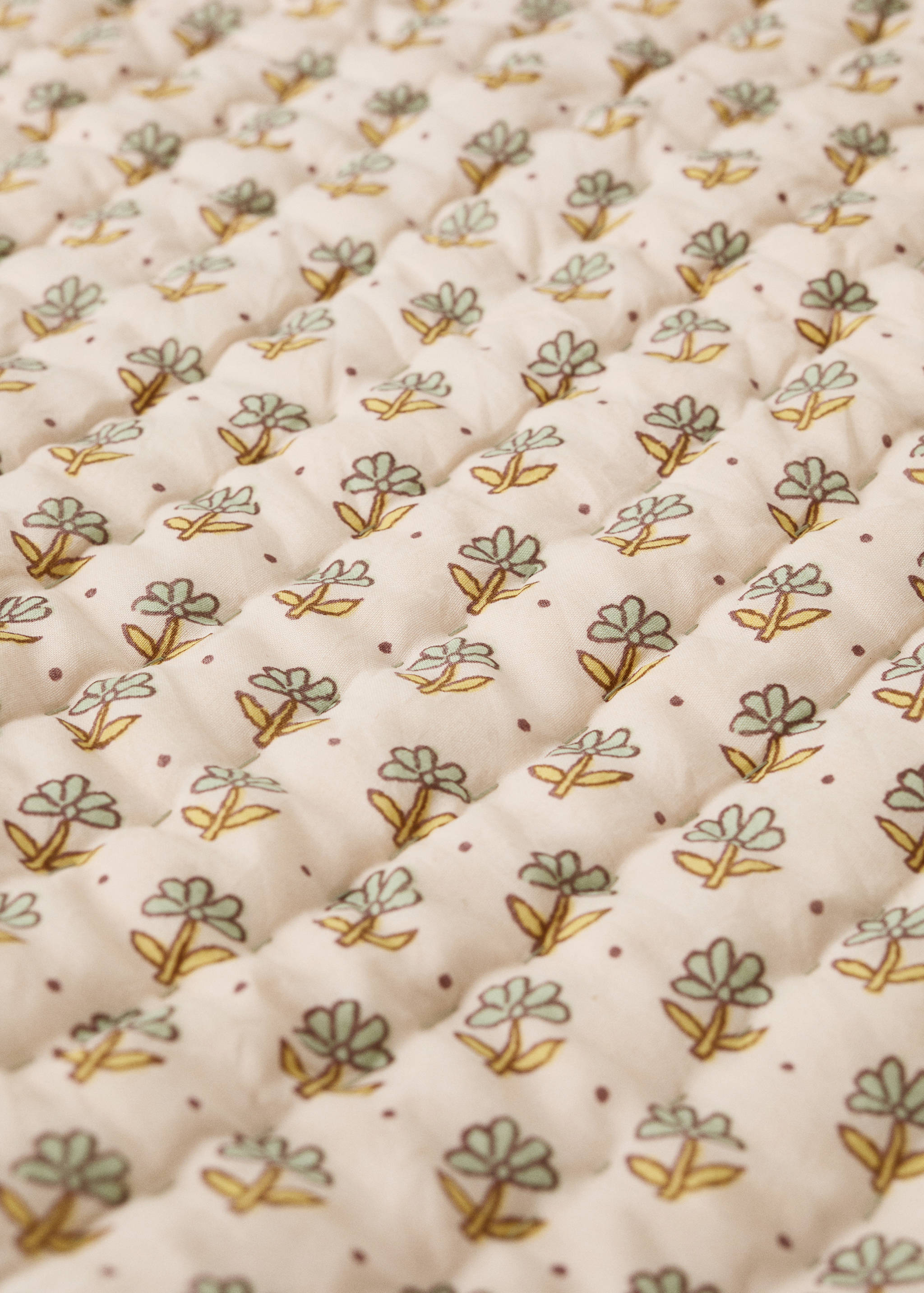 Blockprint floral cot quilt - Details of the article 3