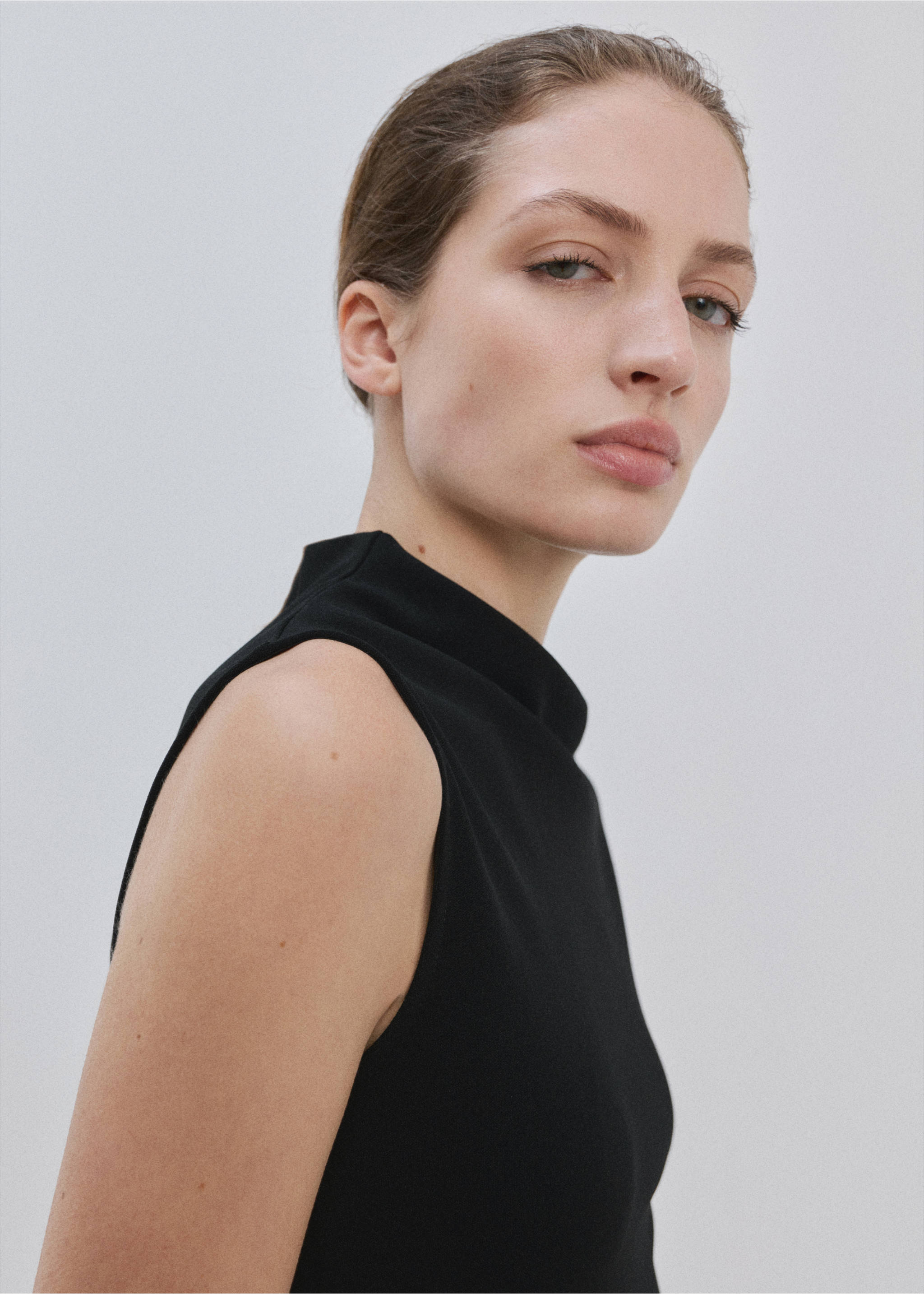 Asymmetrical-neck midi-dress - Medium plane, Black. Ref: 27084098-00.