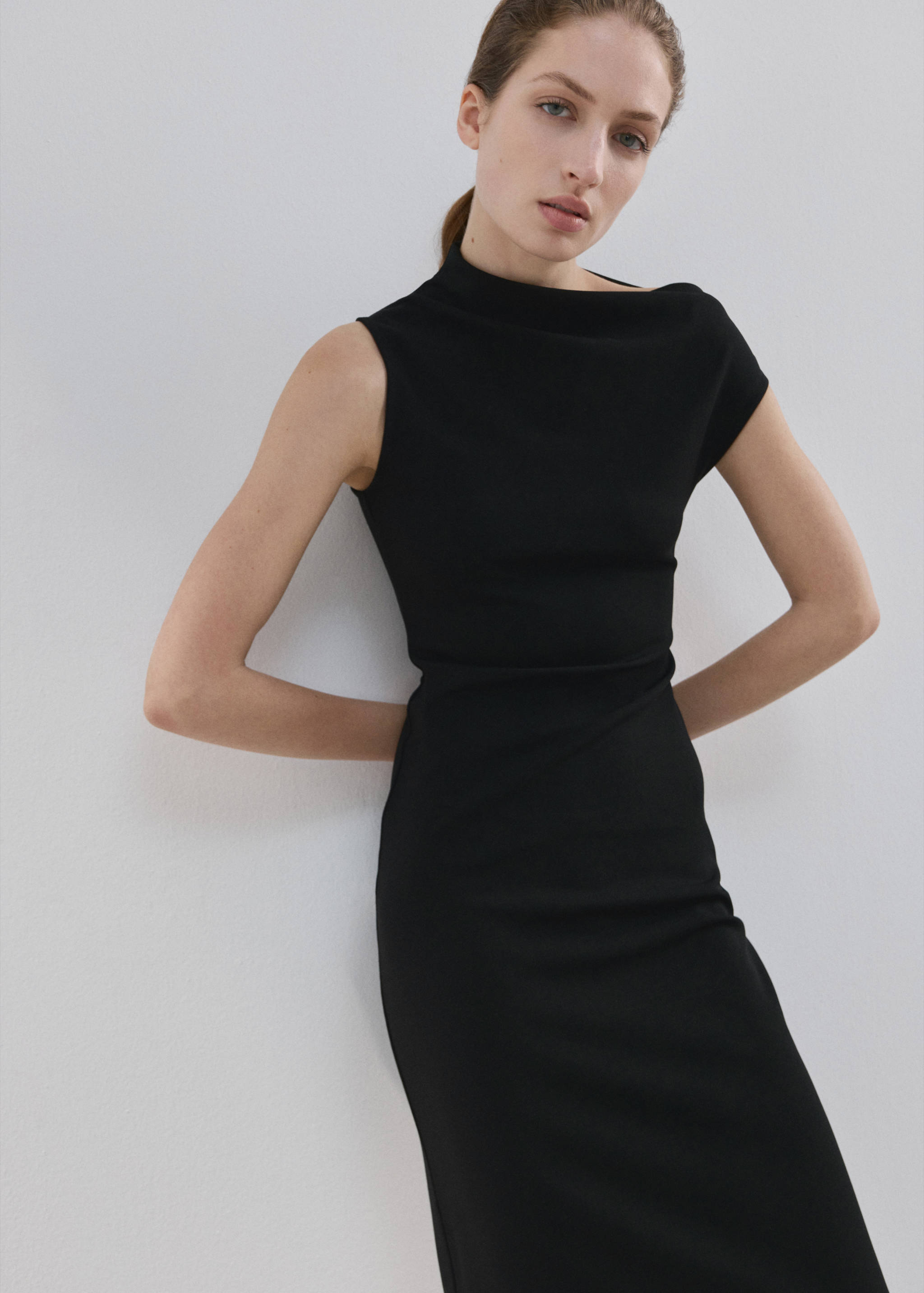 Asymmetrical-neck midi-dress - Details of the article 1