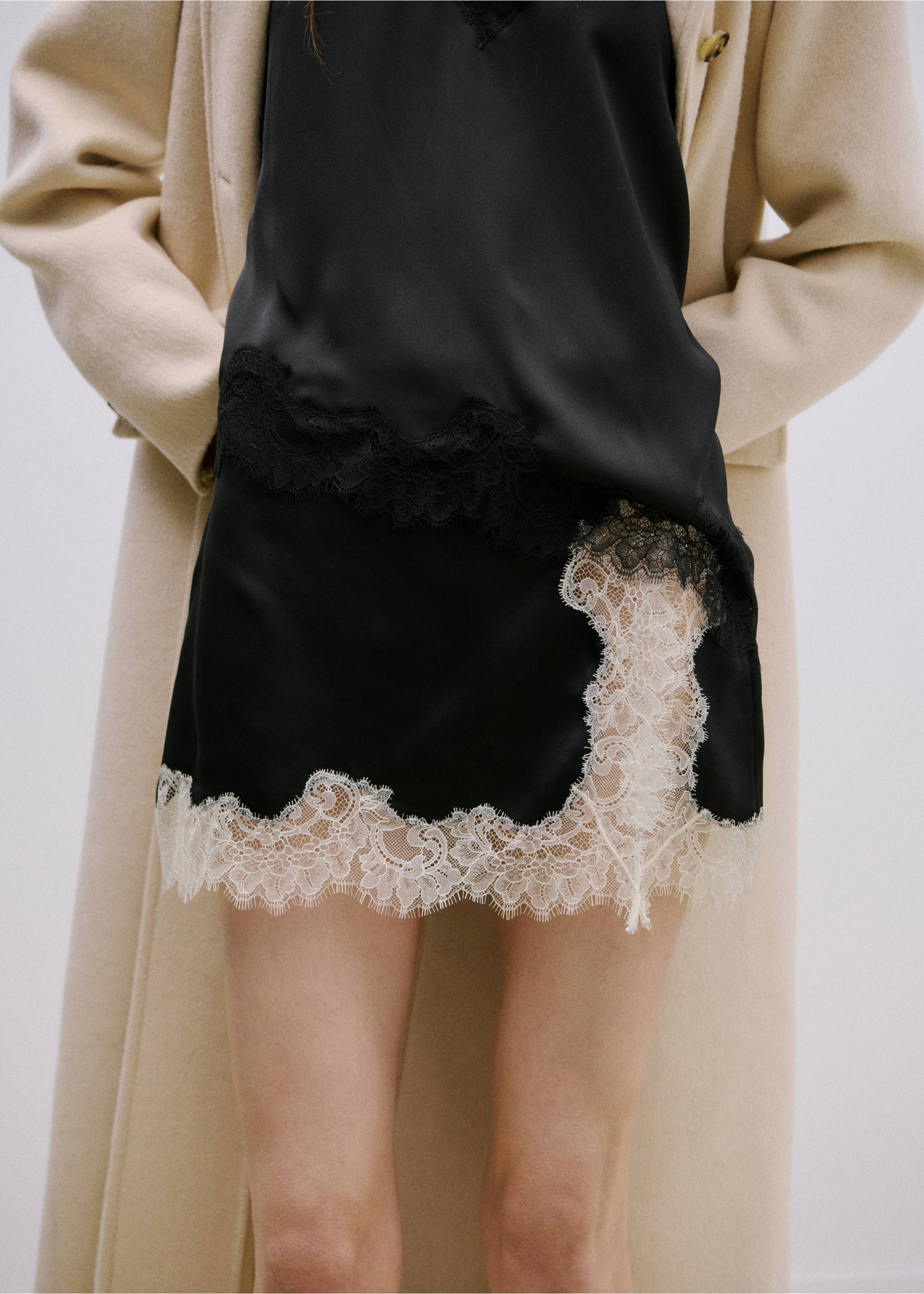 Rok renda satin - Tampilan Sedang, Hitam. Ref: 27084100-00.