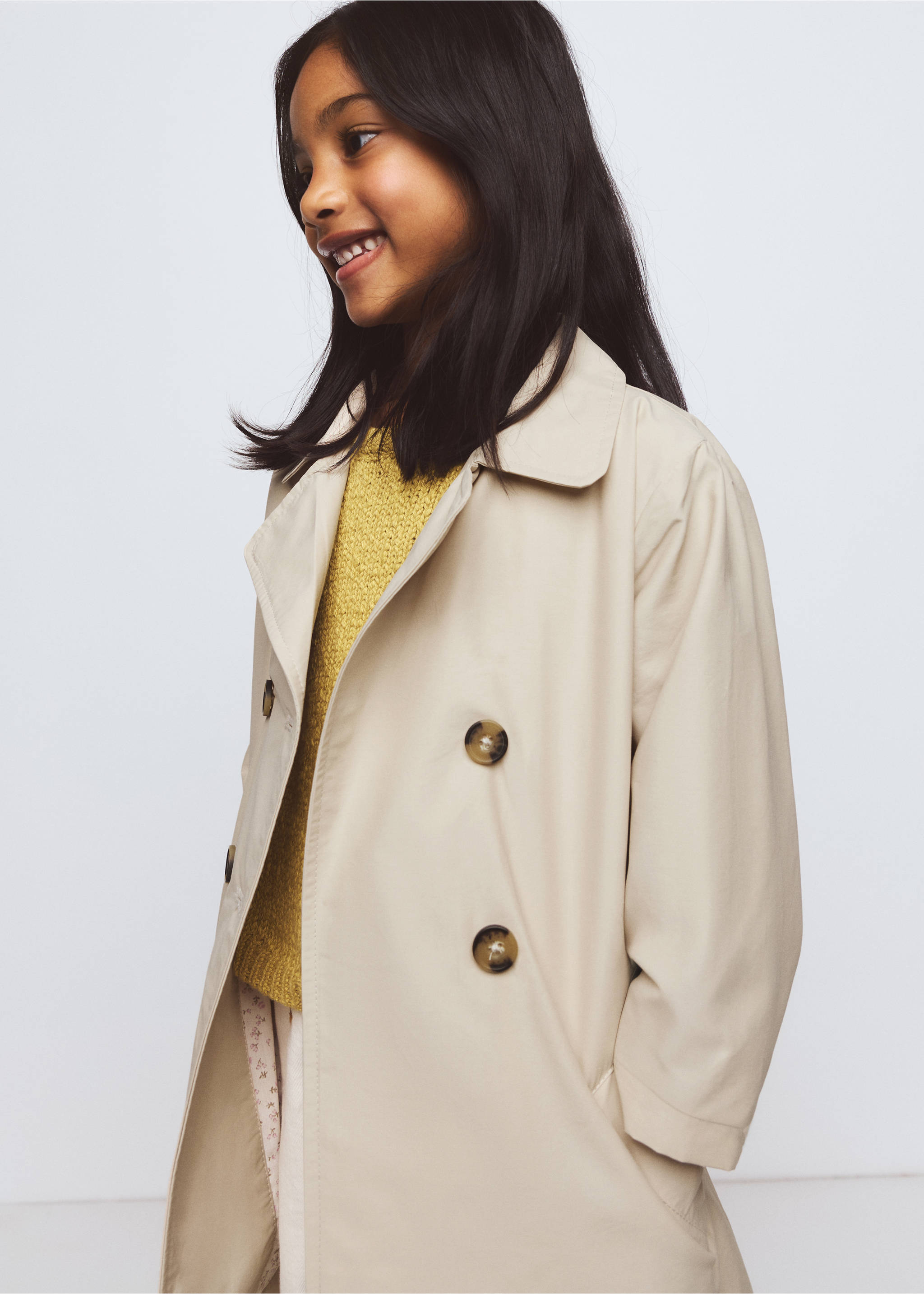 Trenci cu două rânduri de nasturi - Plan mediu, Nisipiu. Ref: 27084404-00.