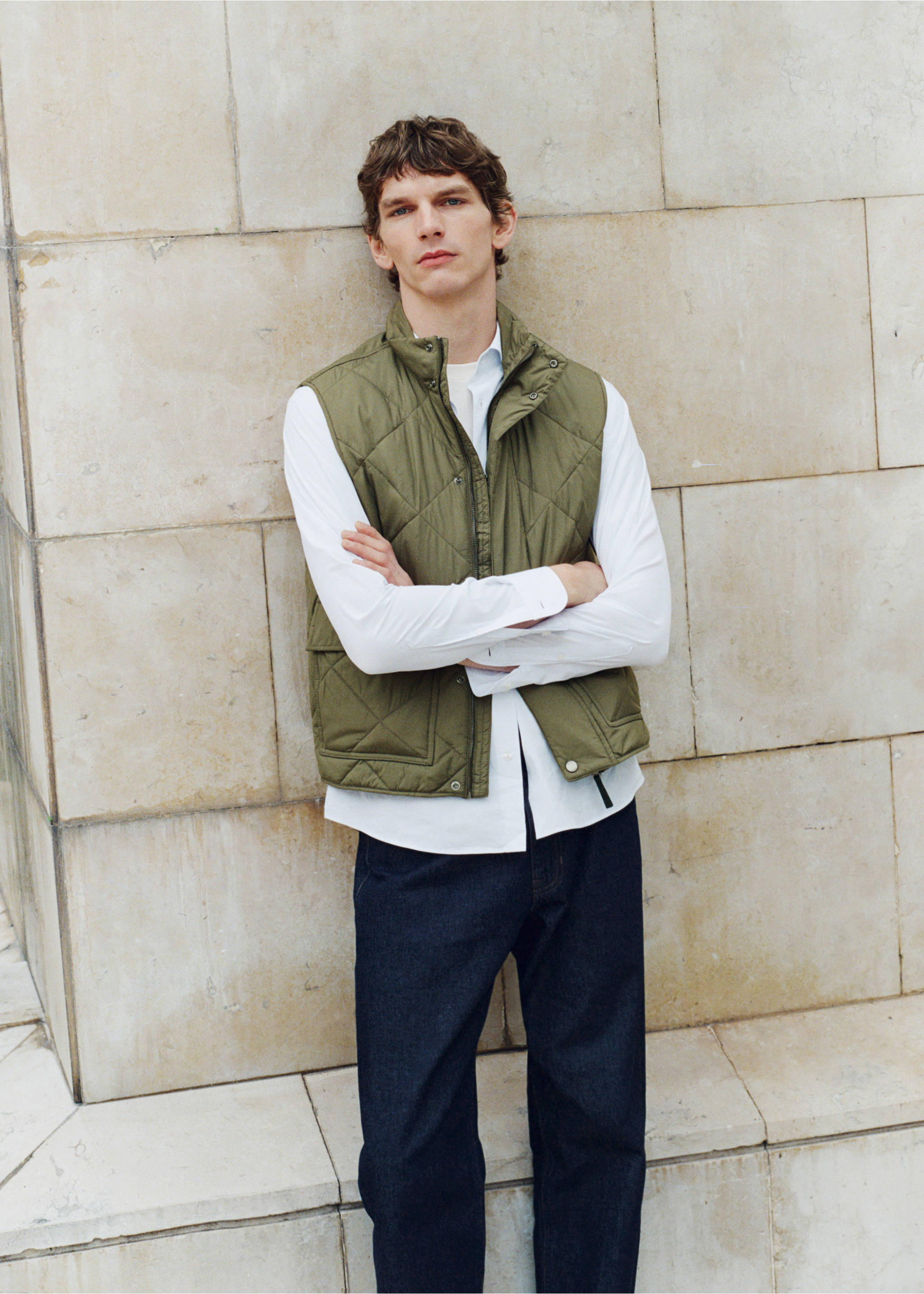 Gilet léger matelassé résistant à l’eau - Détail de l'article 3, Olive. Ref: 27084405-00.