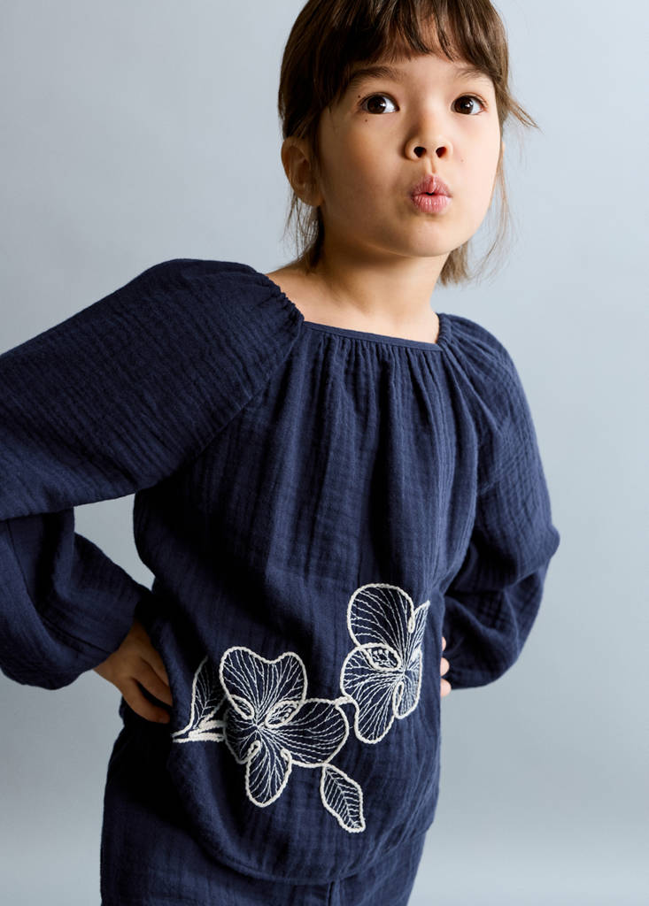 Floral embroidery blouse — Navy