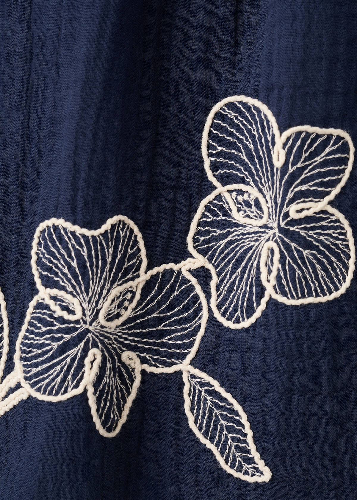 Floral embroidery blouse — Navy