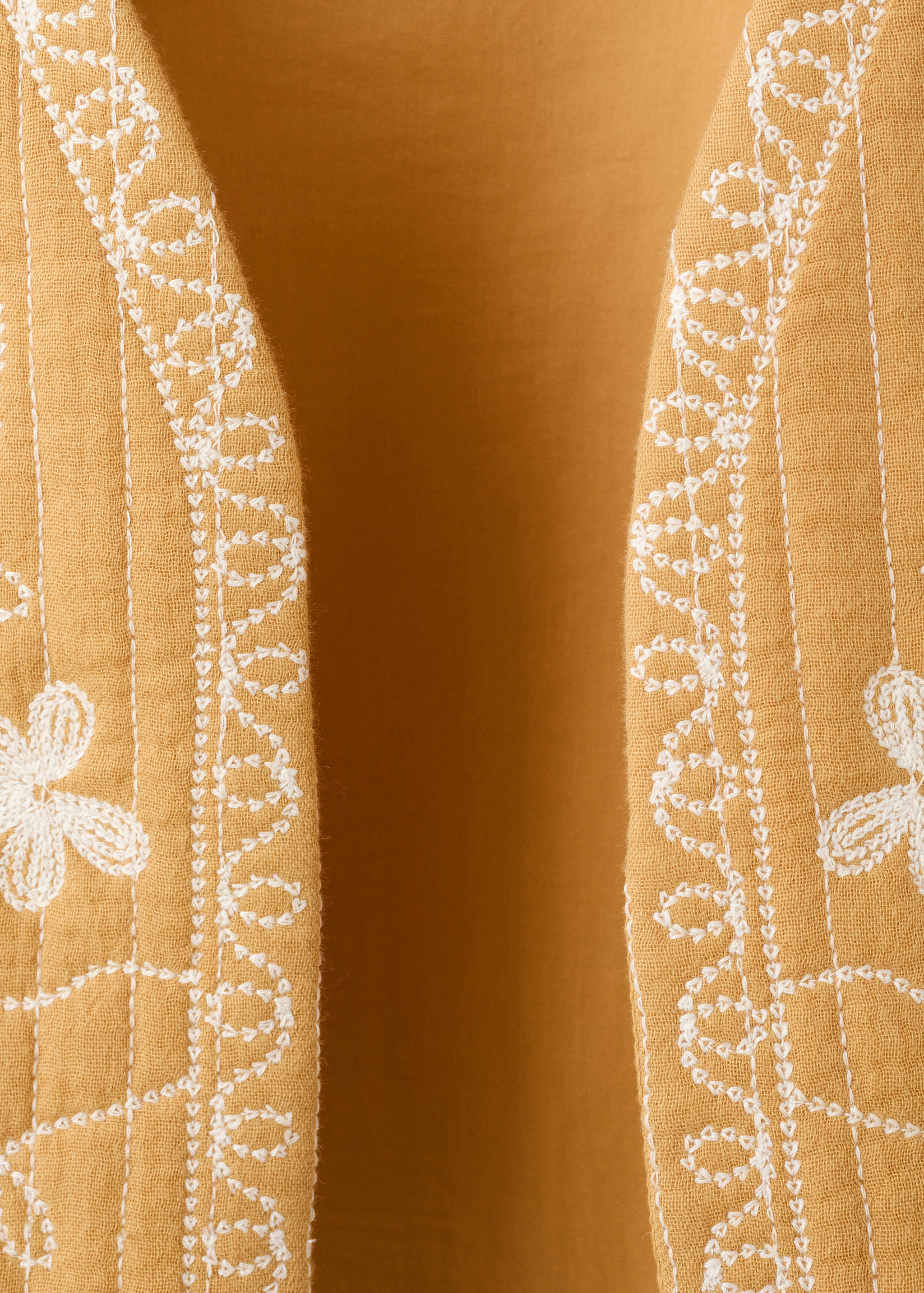Floral-embroidered waistcoat - Details of the article 8
