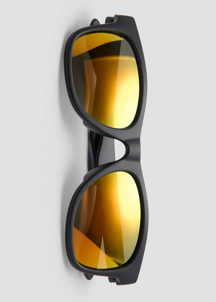 Square sunglasses — Black