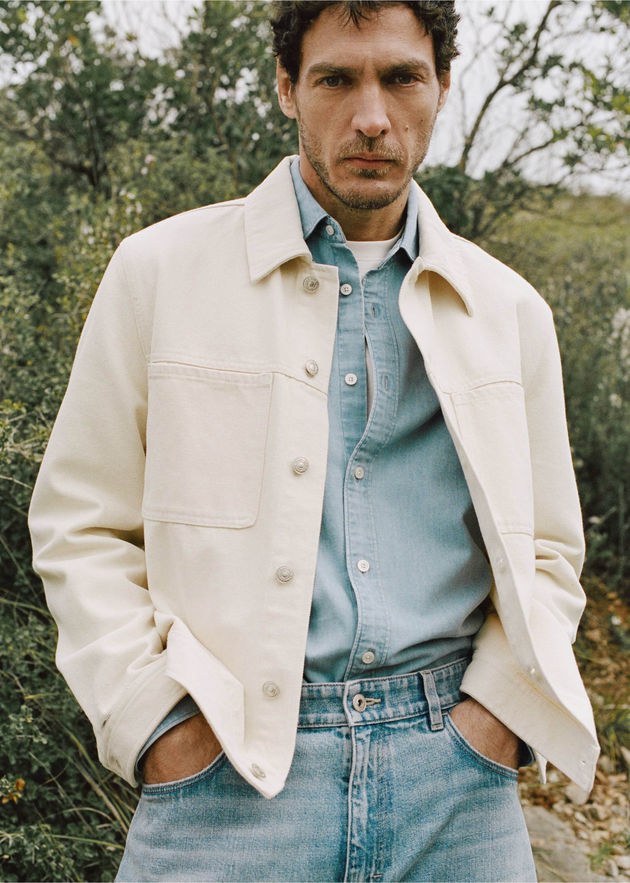 100% cotton denim jacket with pockets - Details of the article 9, Ecru. Ref: 27084426-00.