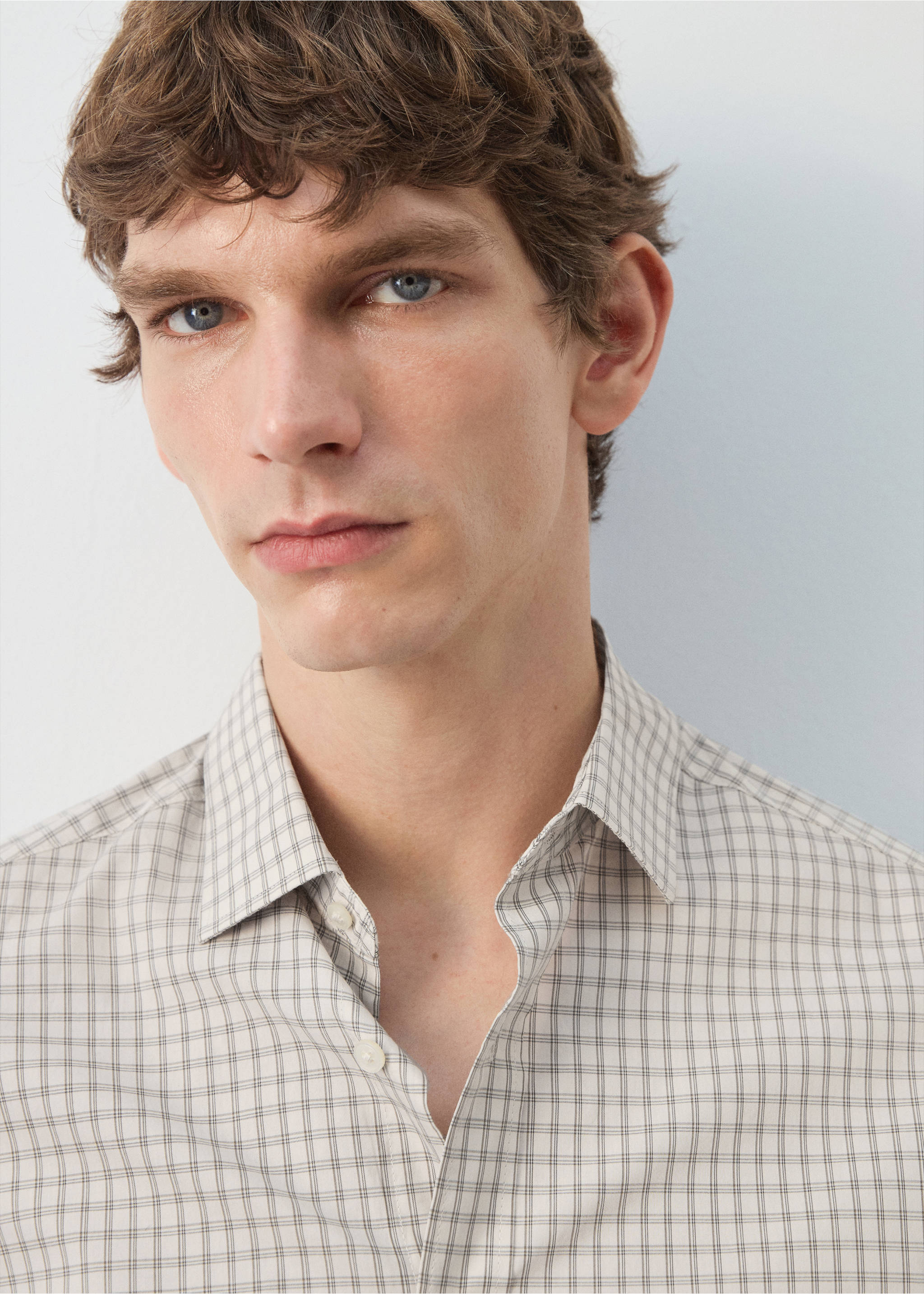 Chemise 100 % coton regular-fit carreaux - Détail de l'article 1, Gris clair/pastel. Ref: 27084428-00.