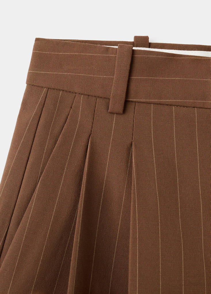 Pinstripe straight Bermudas — Caramel